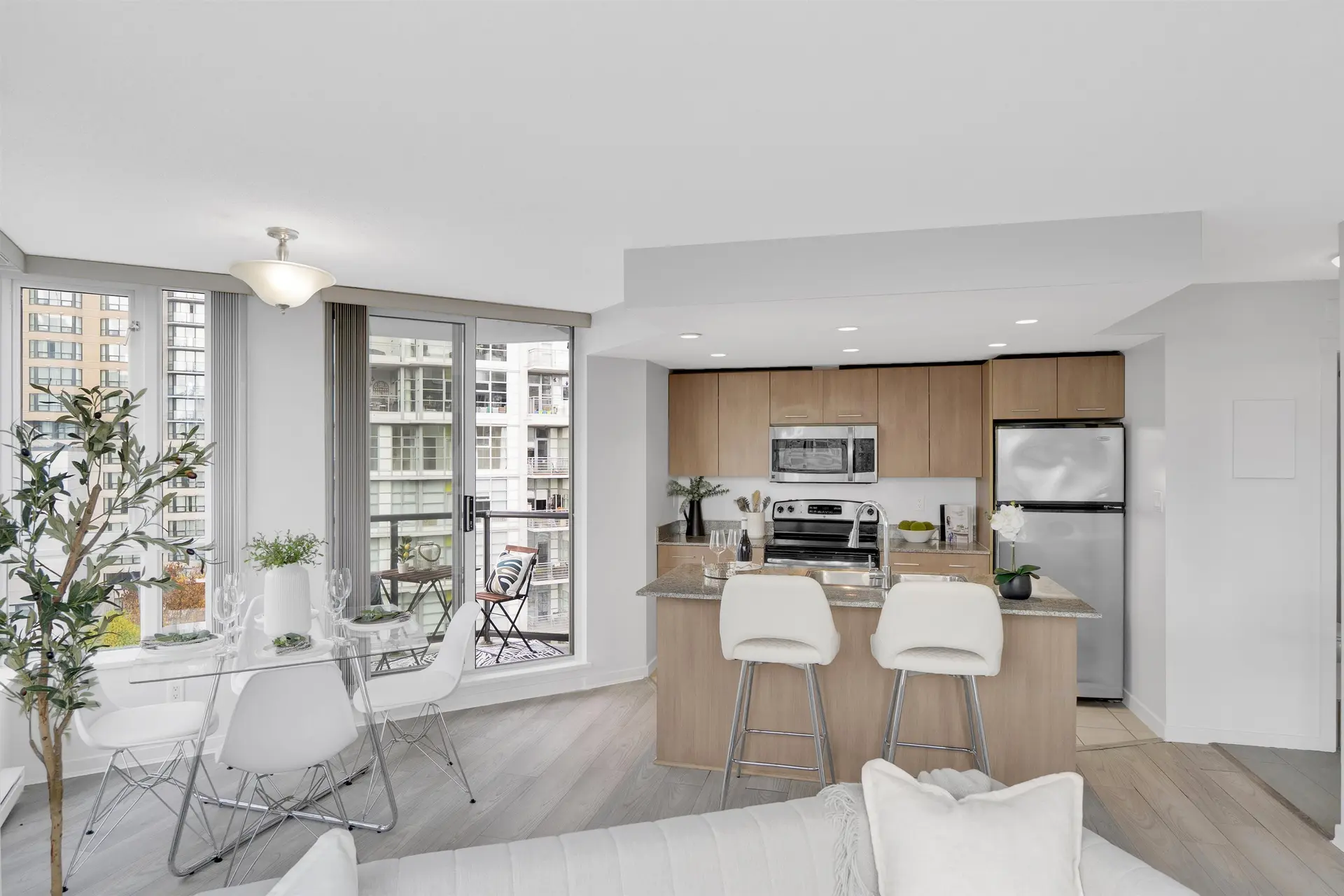 #1507 1212 Howe Street - Image 19