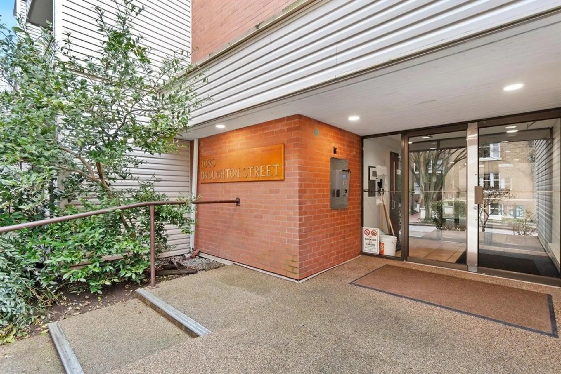 #207 1080 Broughton Street - Image 1