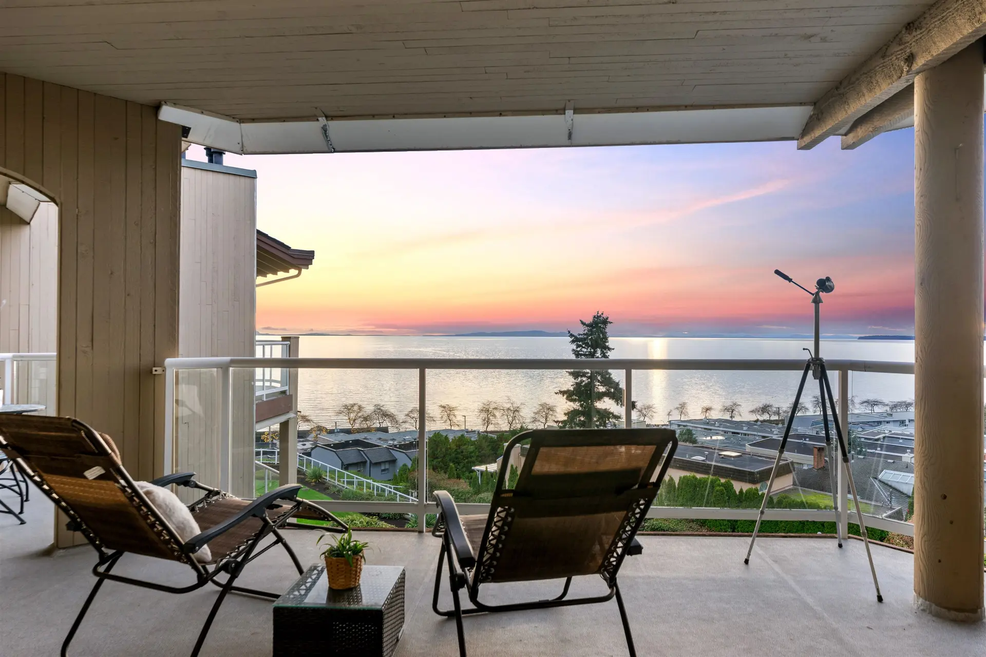 Property at #402 15025 Victoria Avenue, White Rock, BC