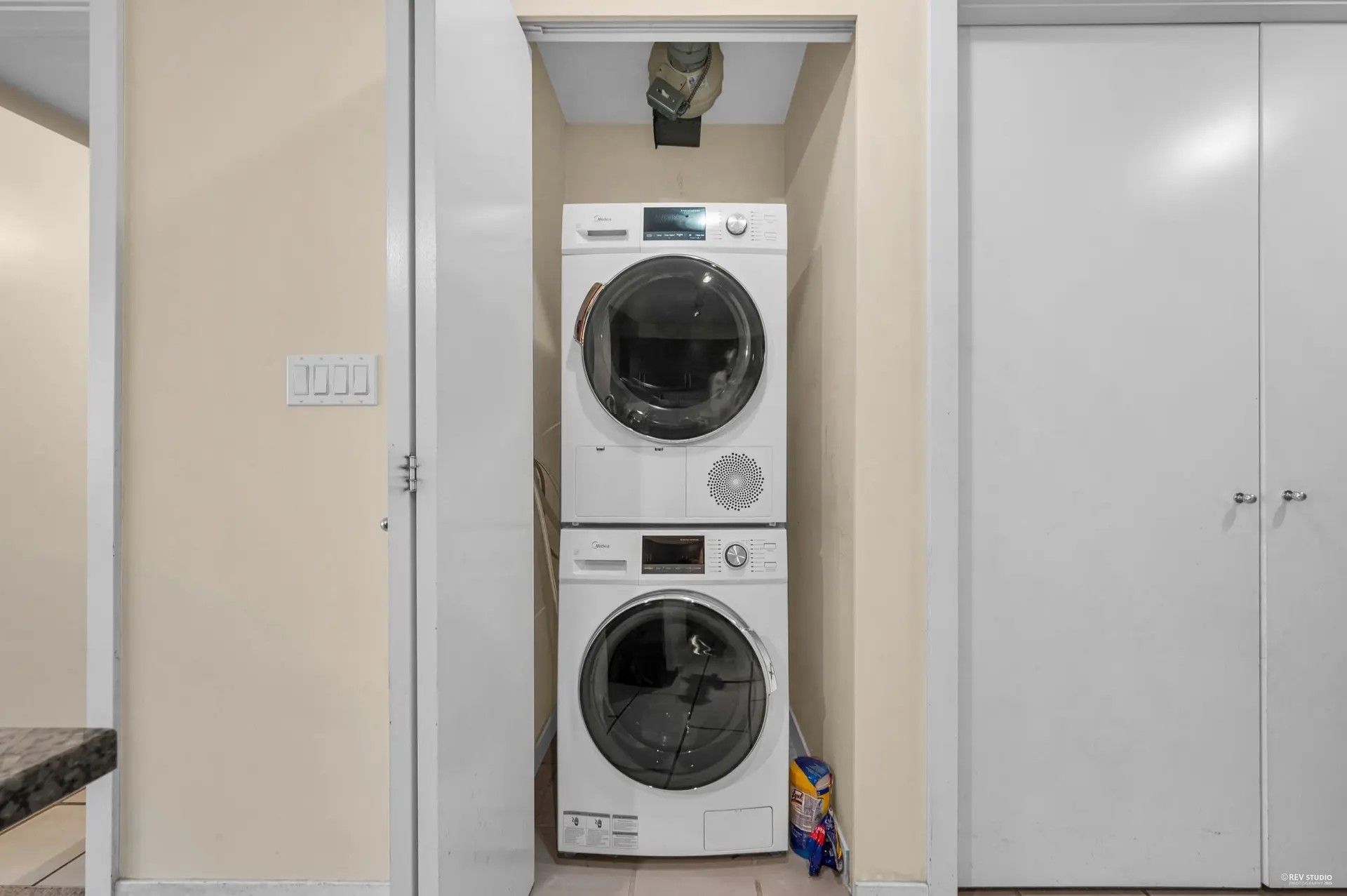 #304 833 Agnes Street - Image 16