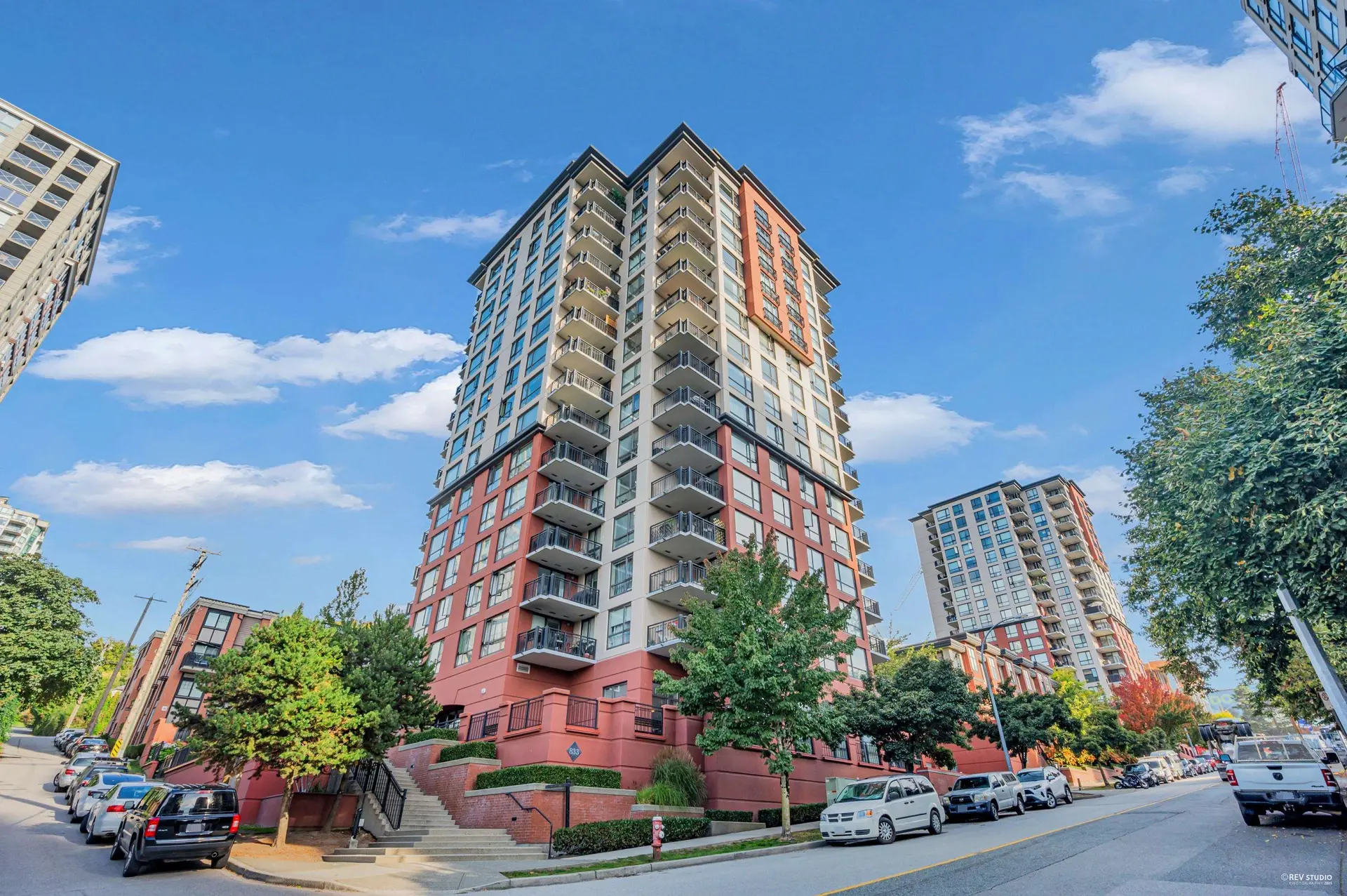 #304 833 Agnes Street - Image 1