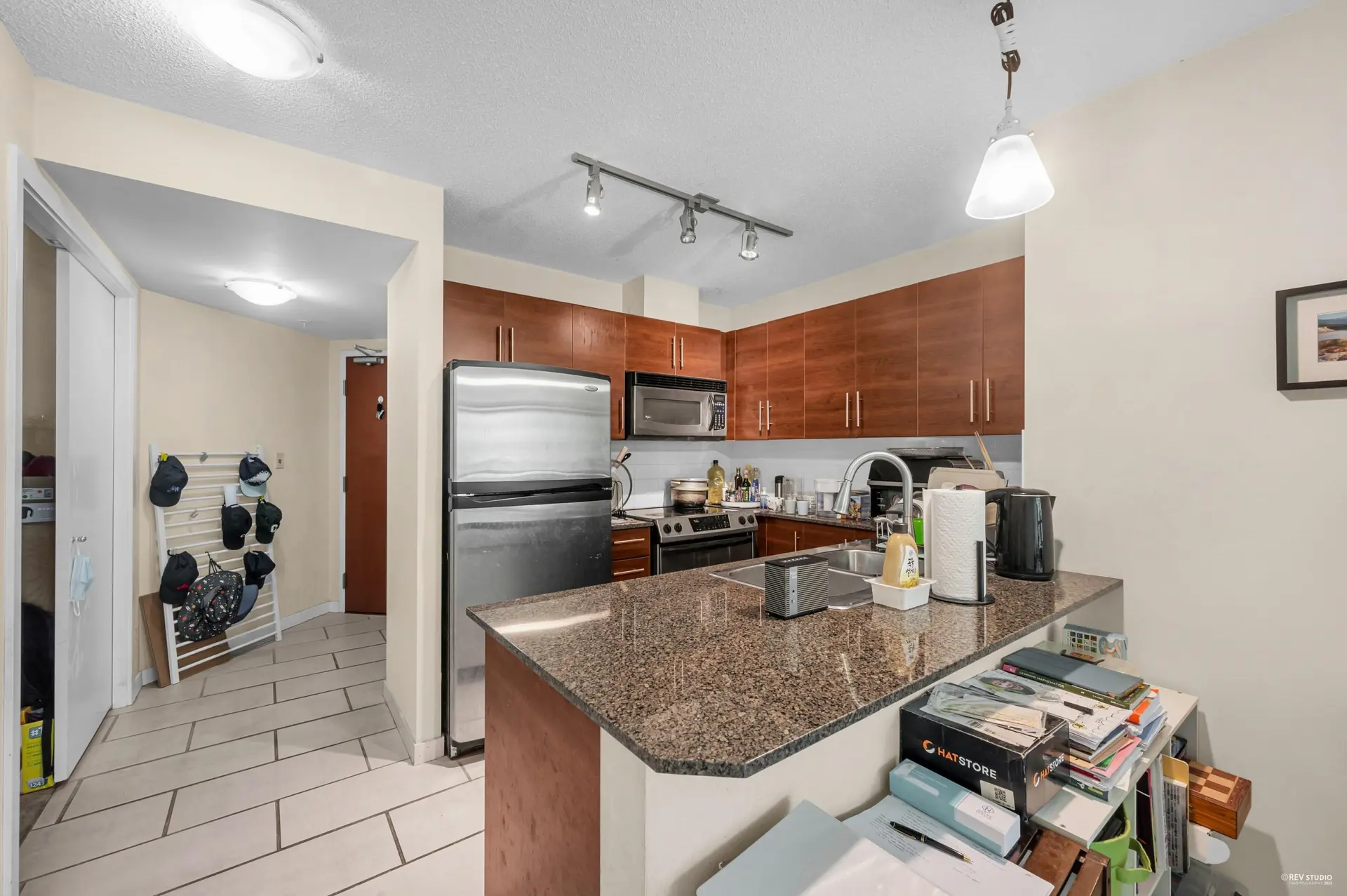 #304 833 Agnes Street - Image 5