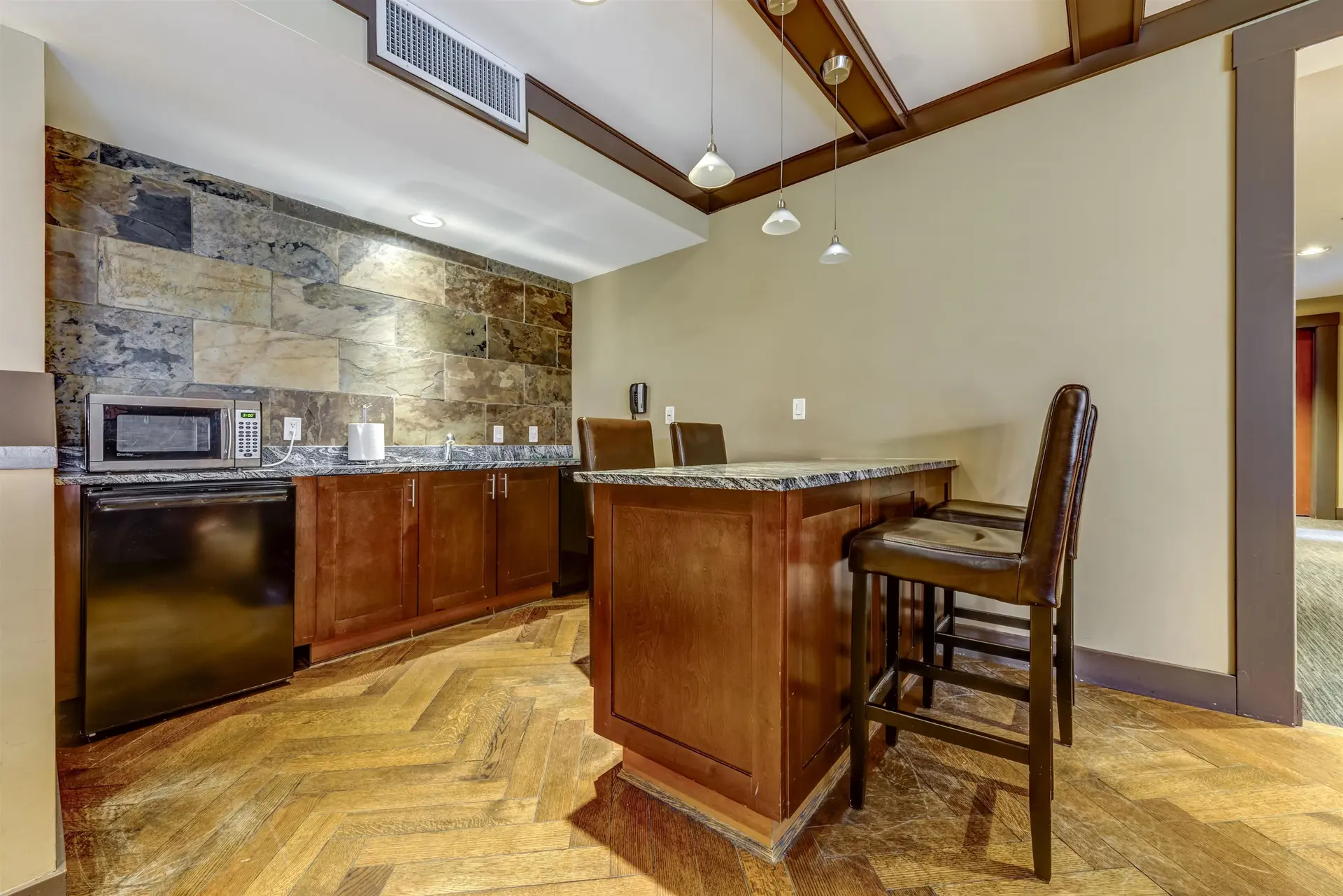 #521D 2036 London Lane - Image 8