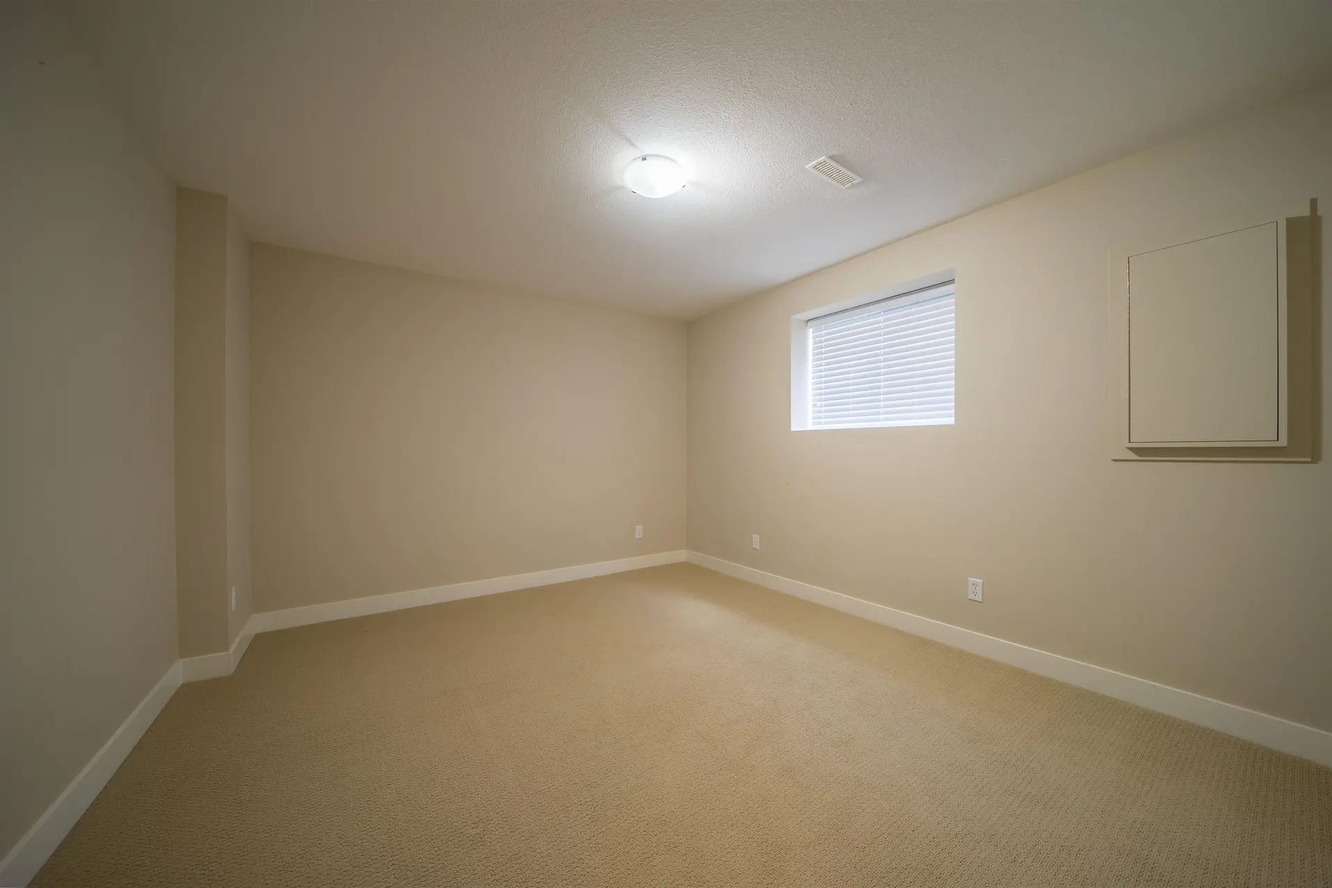 112 Maple Drive - Image 12
