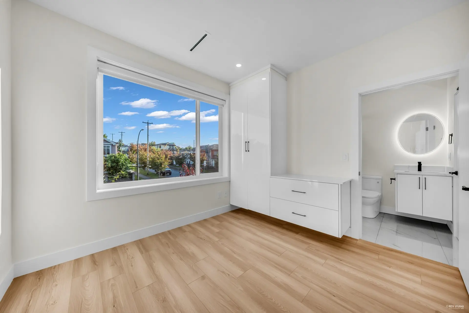 #1 2705 E 3rd Avenue - Image 6