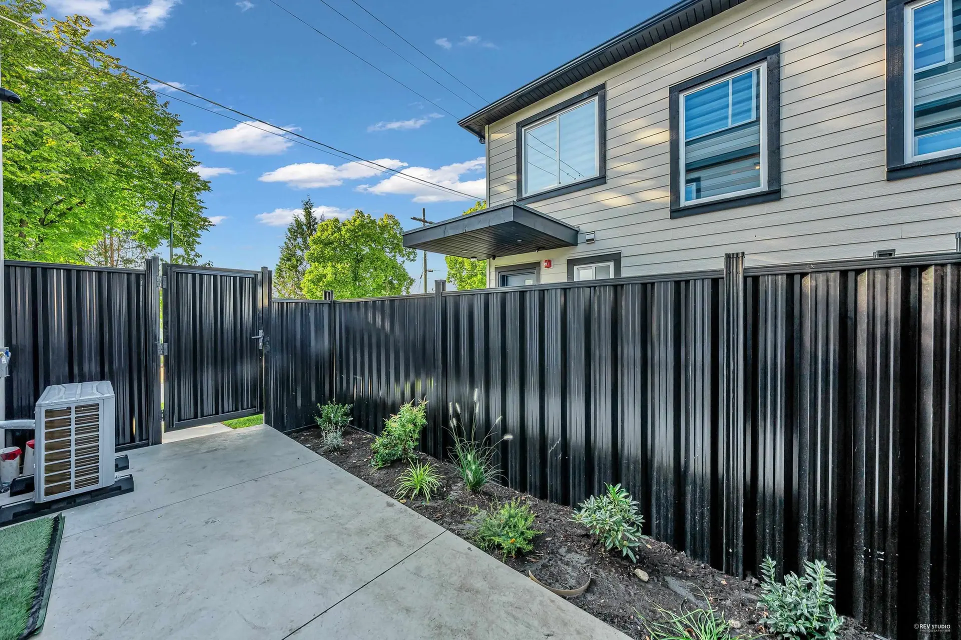 #1 2705 E 3rd Avenue - Image 10