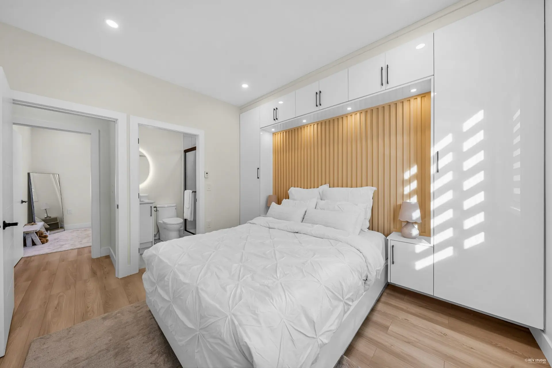 #2 2703 E 3rd Avenue - Image 16