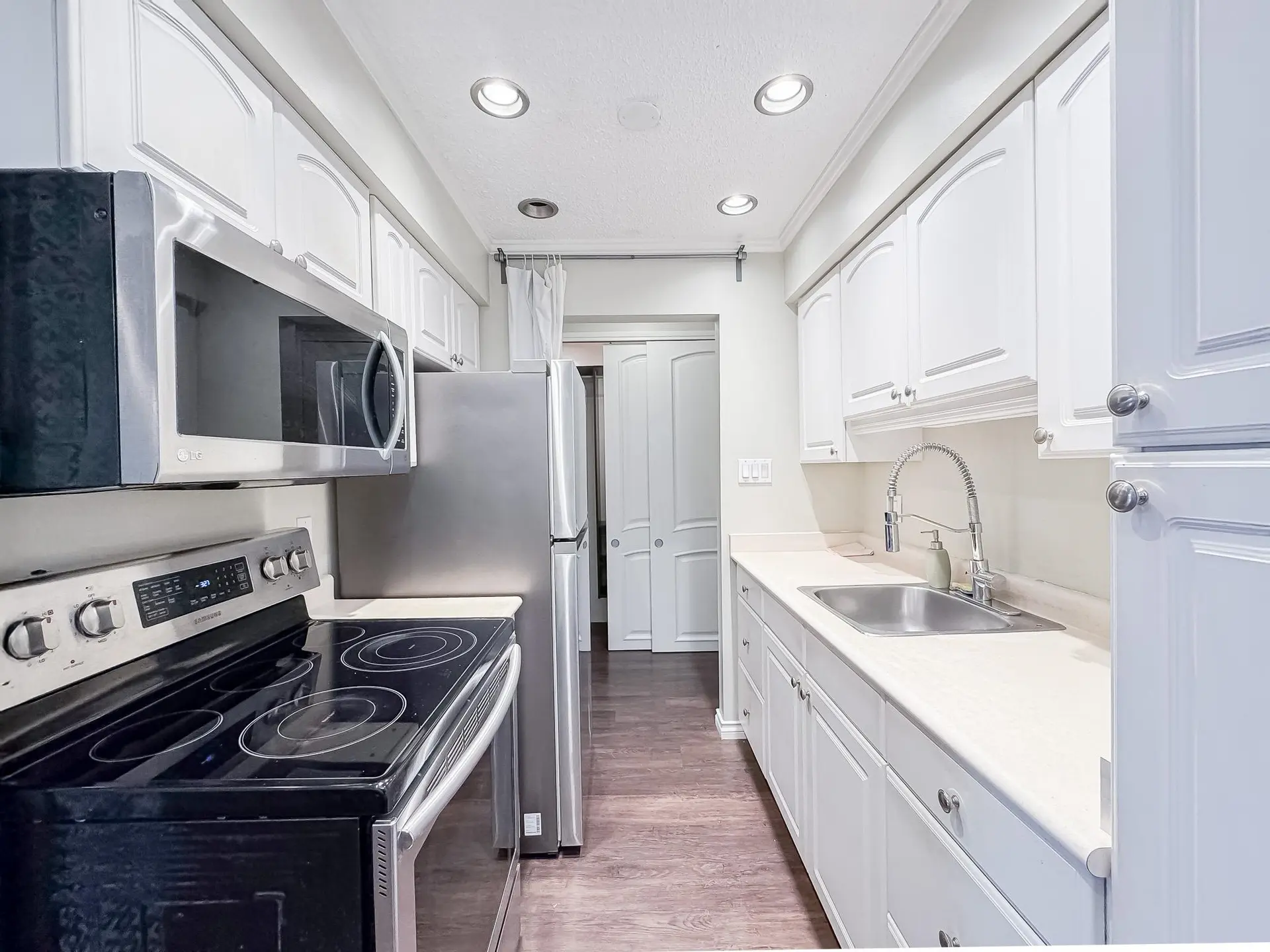 Property at #211 910 FIFTH AVENUE, New Westminster, BC