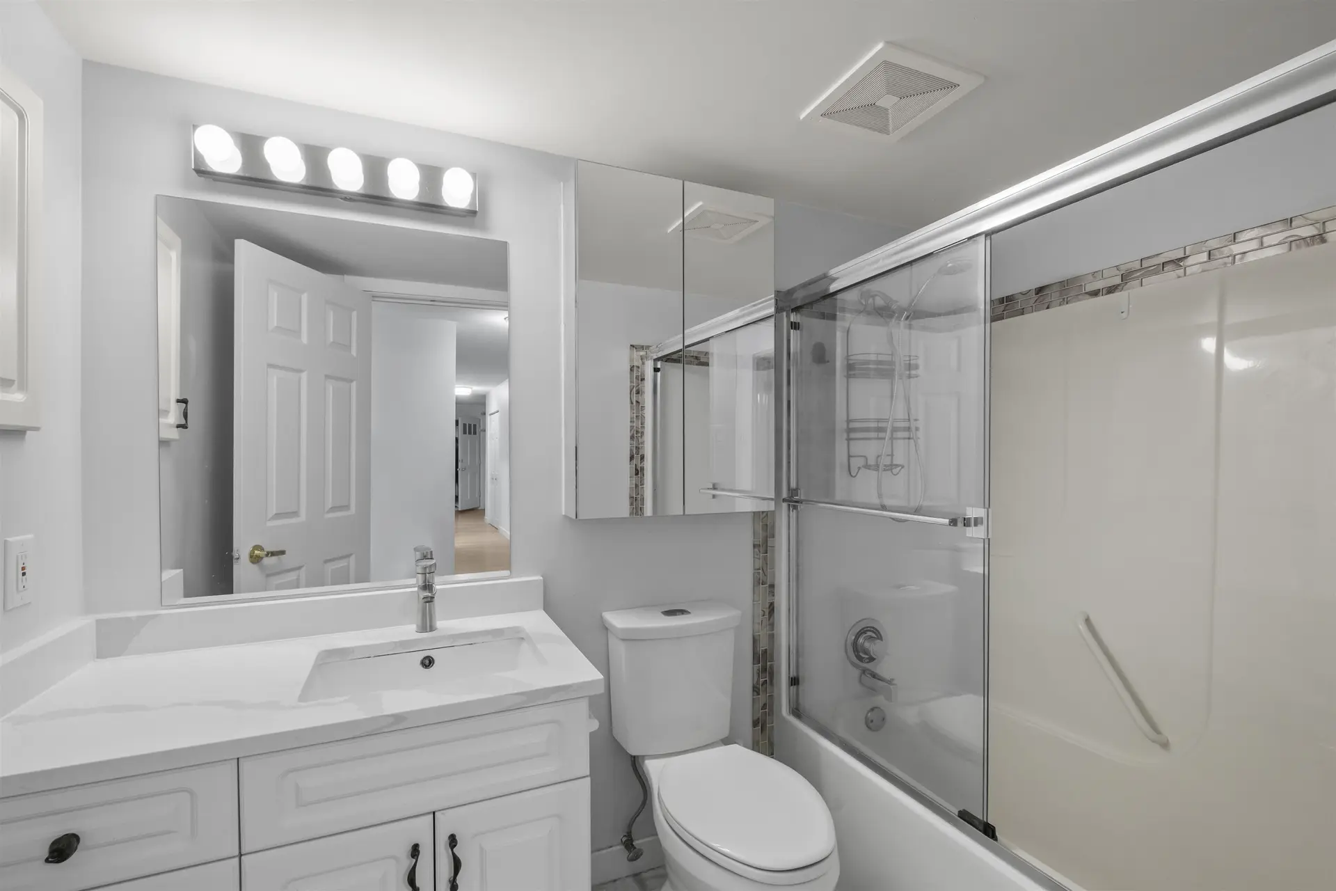 #609 555 W 28th Street - Image 11