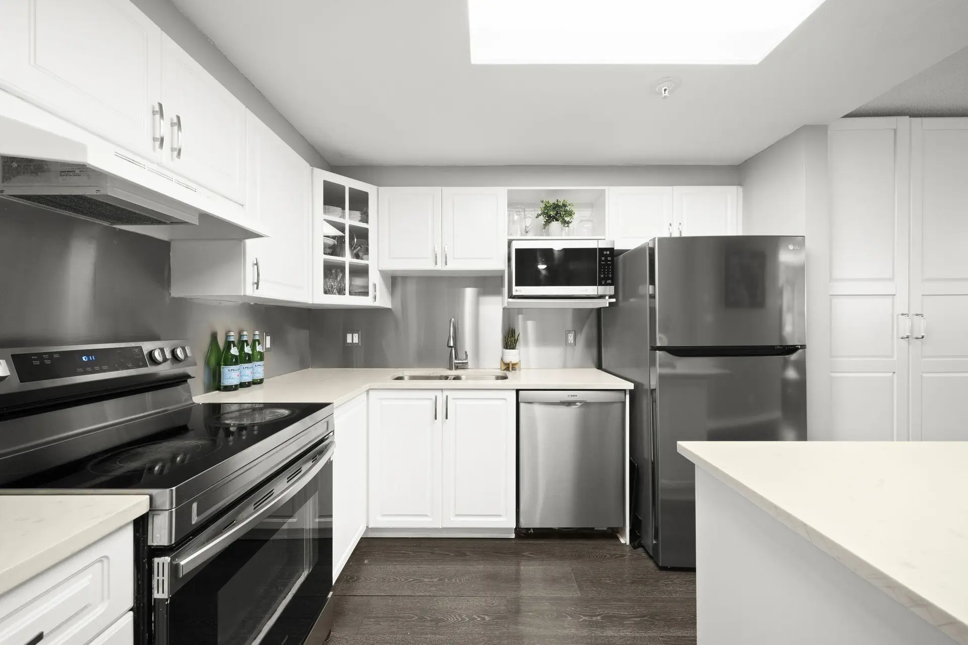 #202 1650 Grant Avenue - Image 2