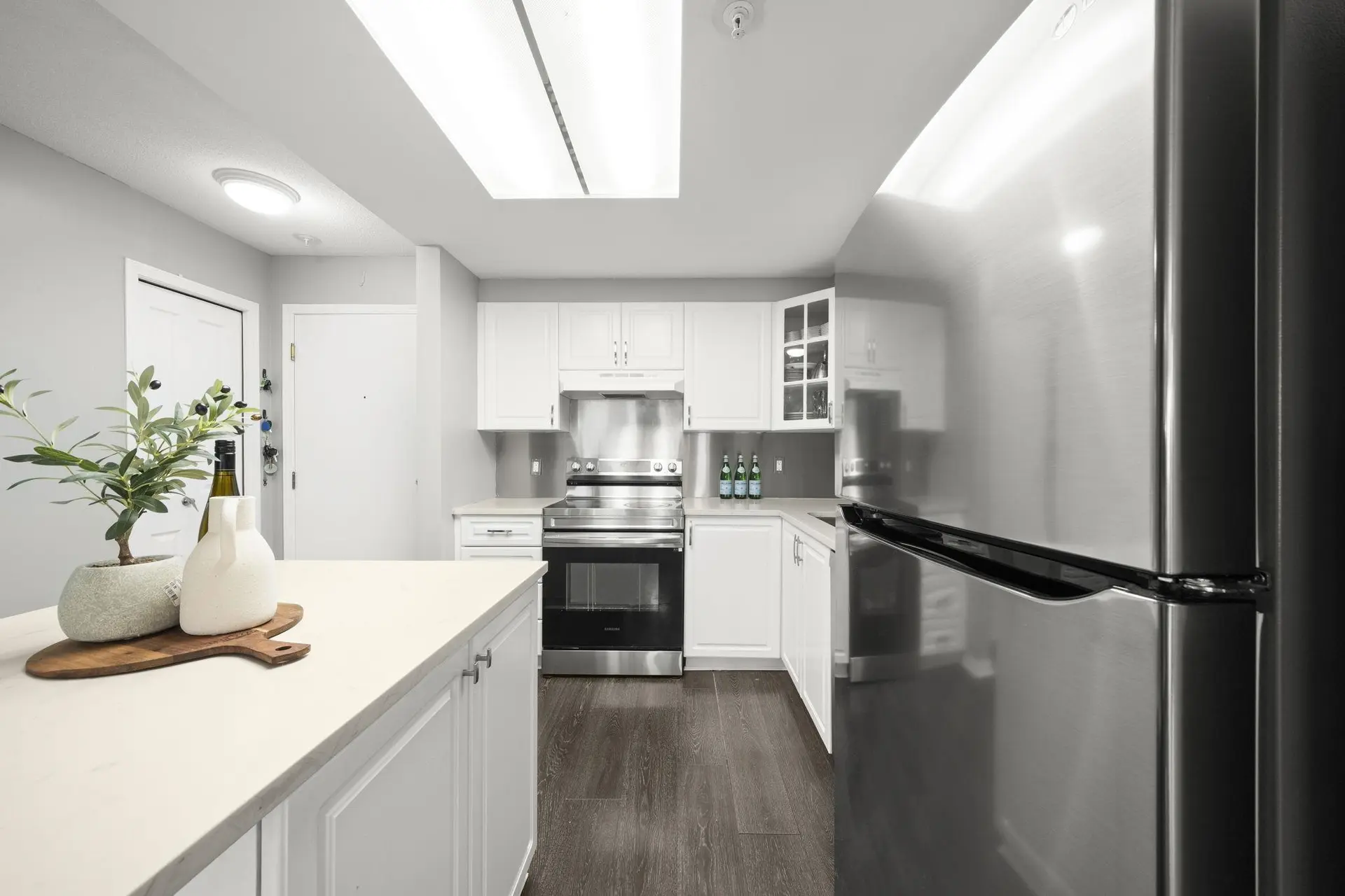 #202 1650 Grant Avenue - Image 3