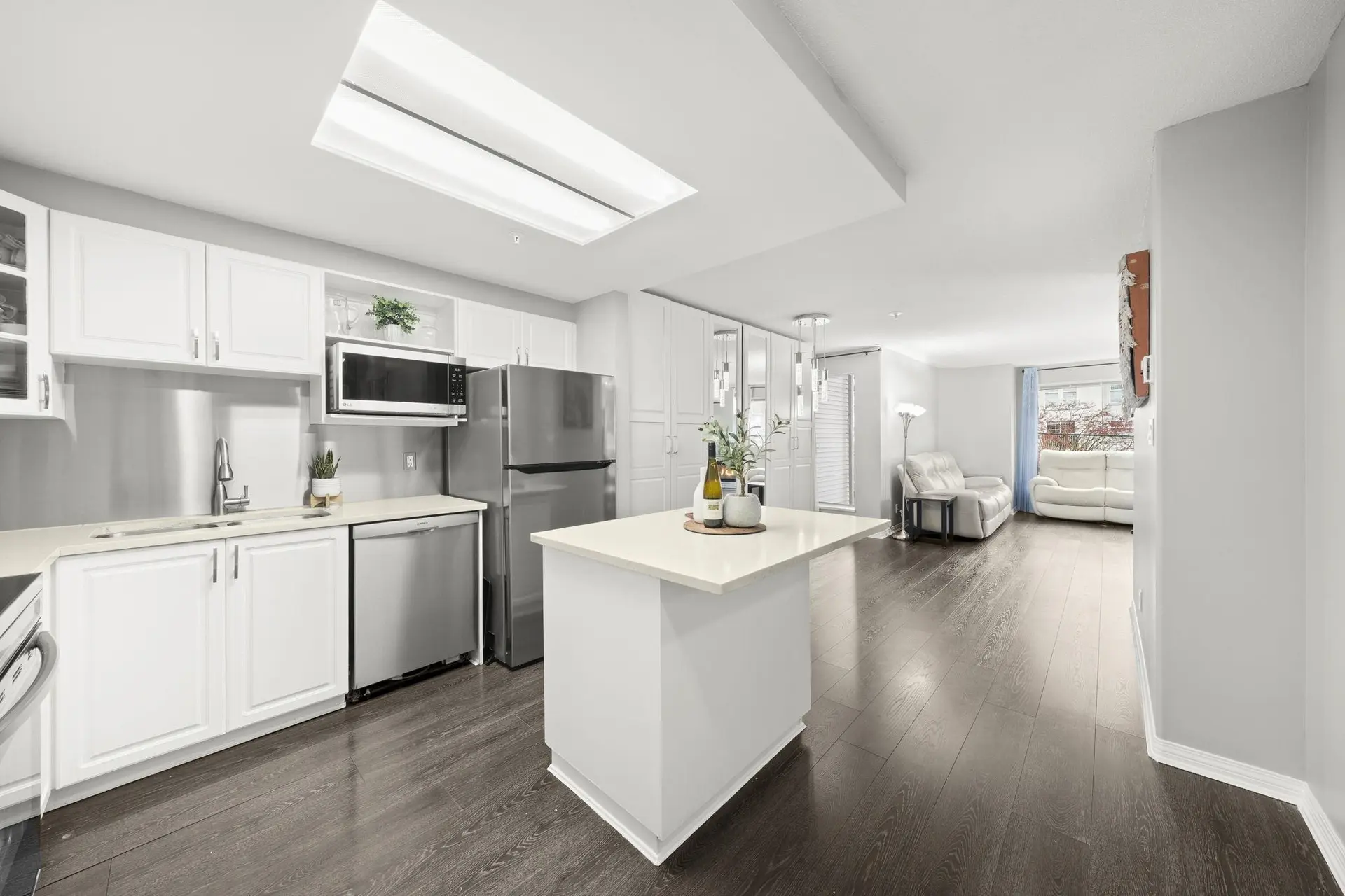 #202 1650 Grant Avenue - Image 1
