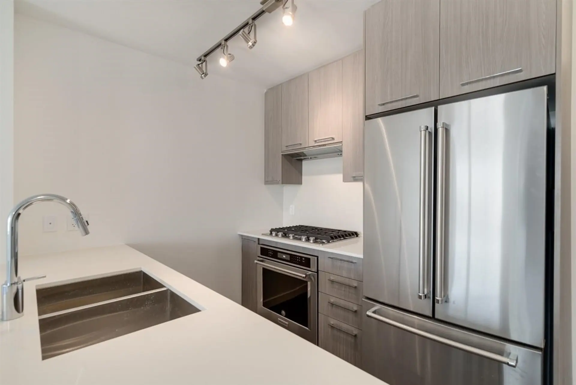 #703 5619 Cedarbridge Way - Image 4