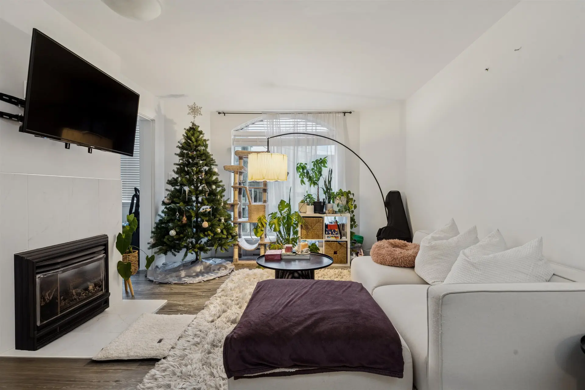 #308 1010 Chilco Street - Image 1