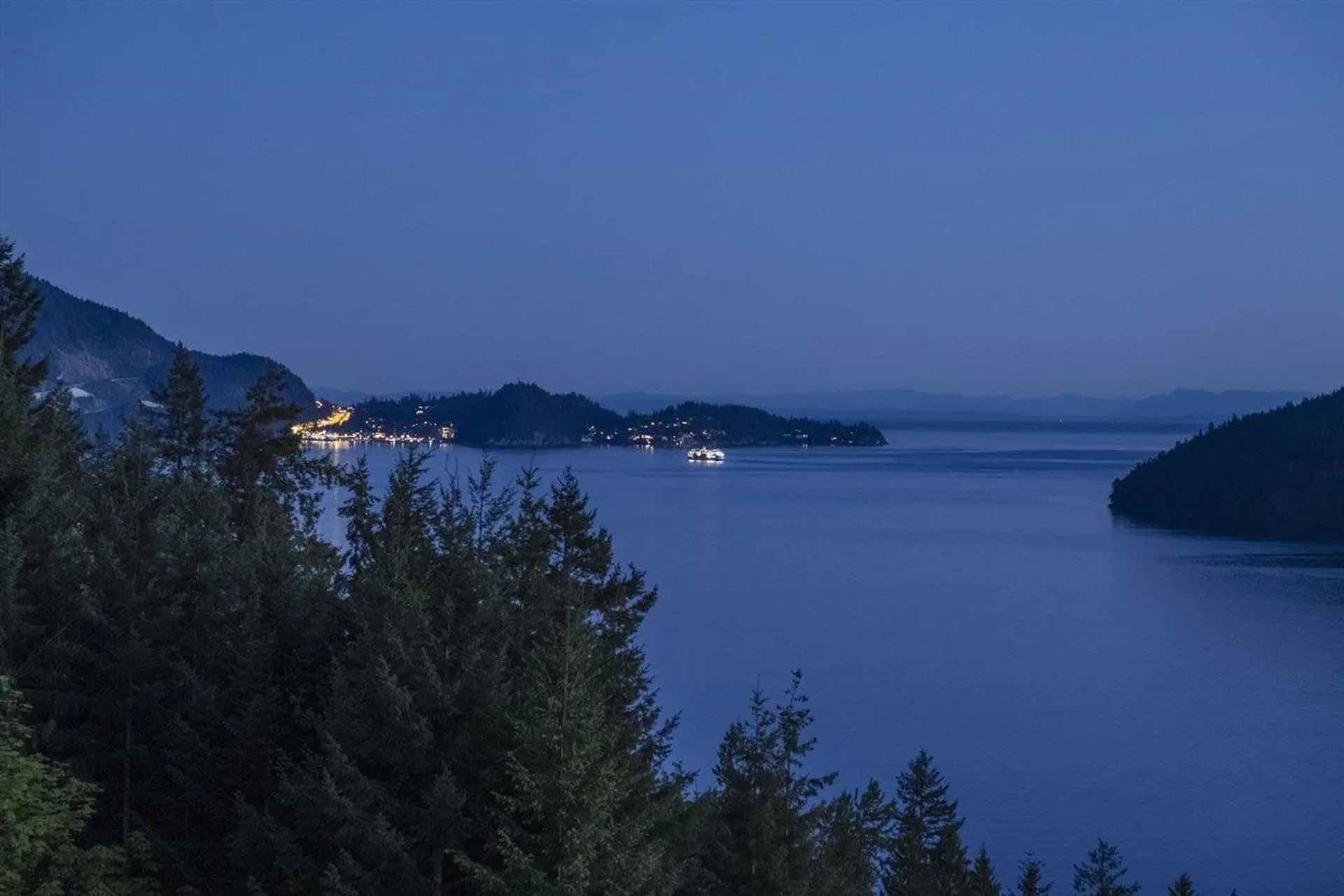 Property at 350 KELVIN GROVE WAY, Lions Bay, BC