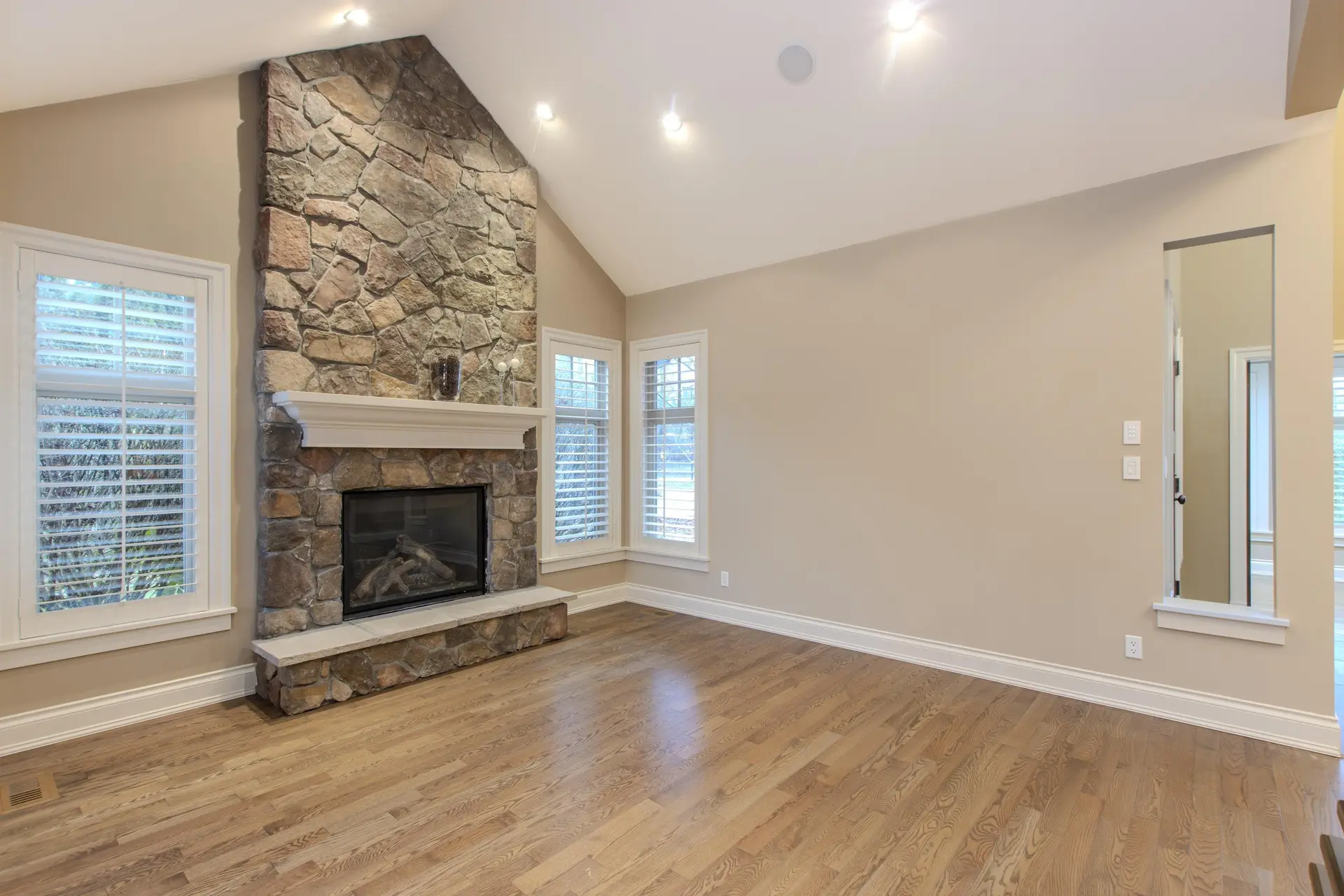 Property at 40899 THE CRESCENT, Squamish, BC