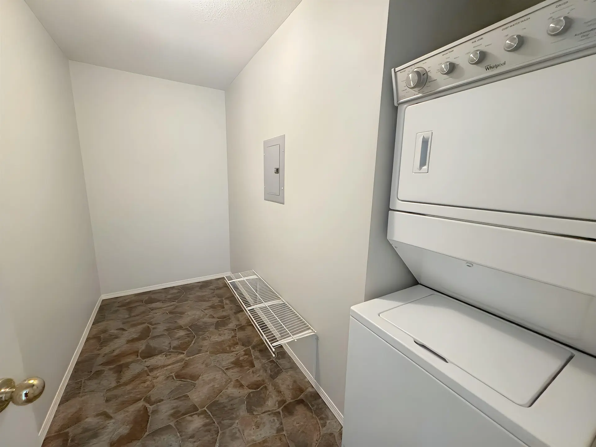 #404 45520 Knight Road - Image 17