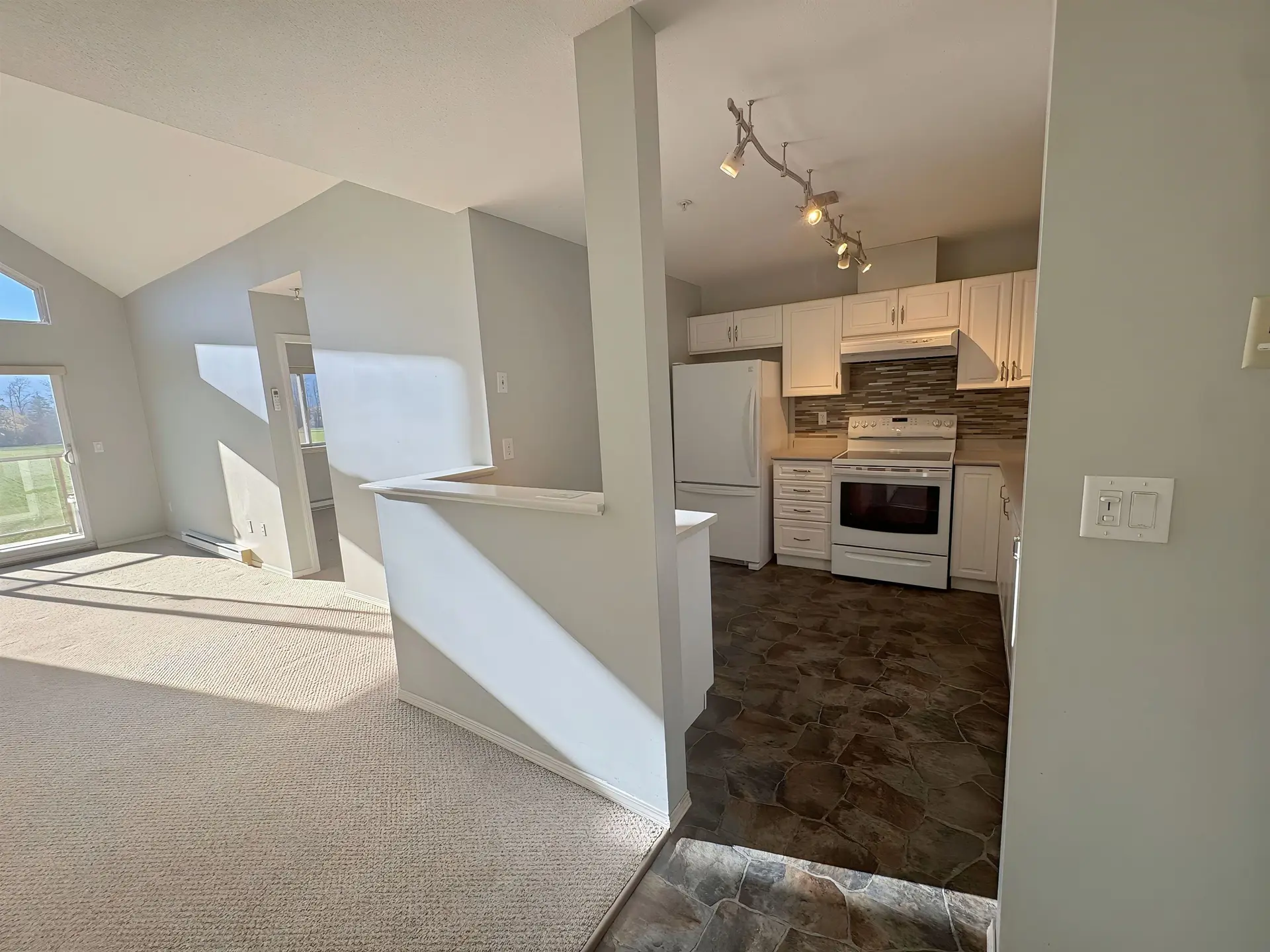 #404 45520 Knight Road - Image 10