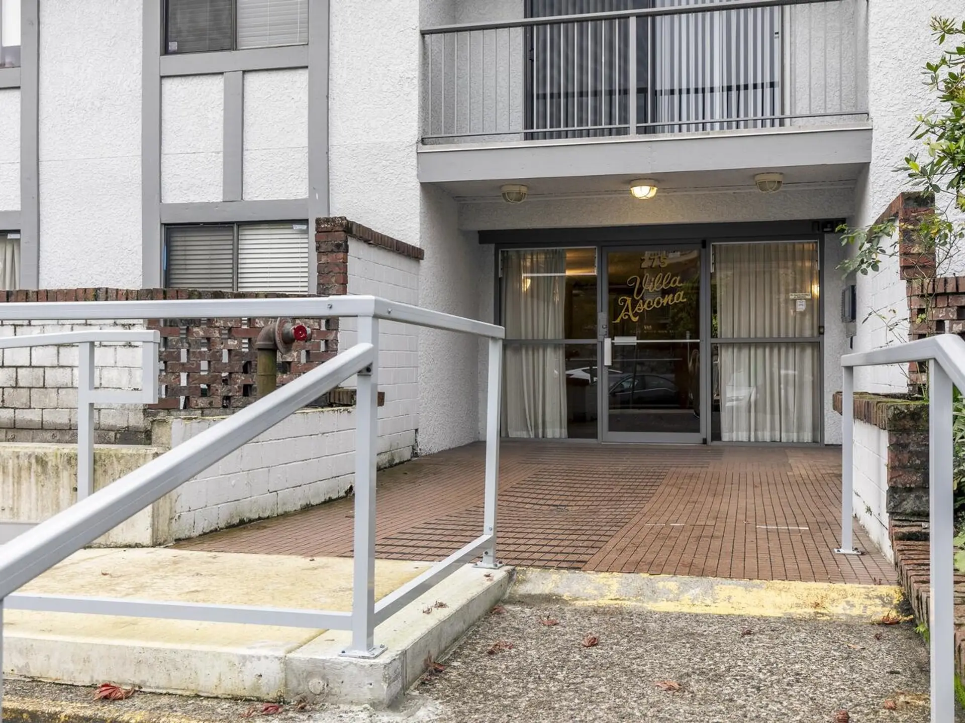 #208 275 W 2nd Street - Image 2