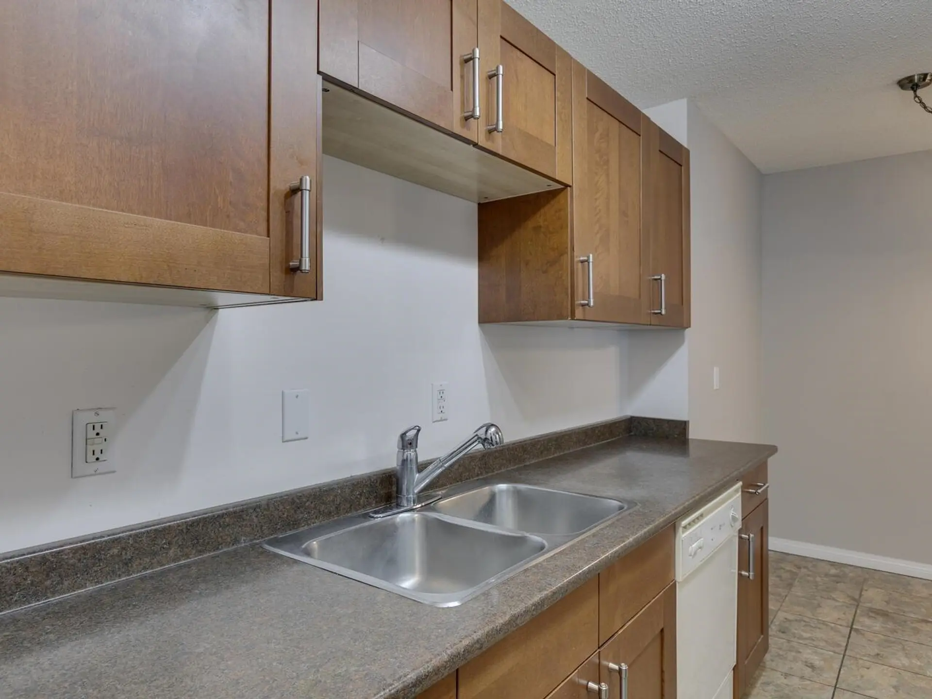 #208 275 W 2nd Street - Image 6
