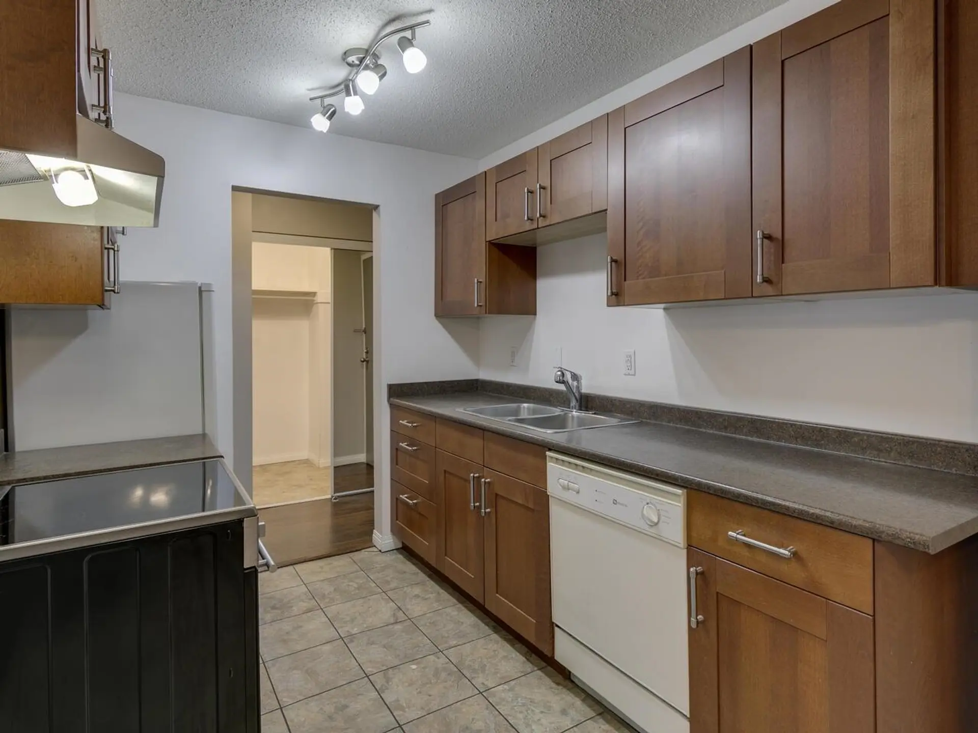 #208 275 W 2nd Street - Image 5