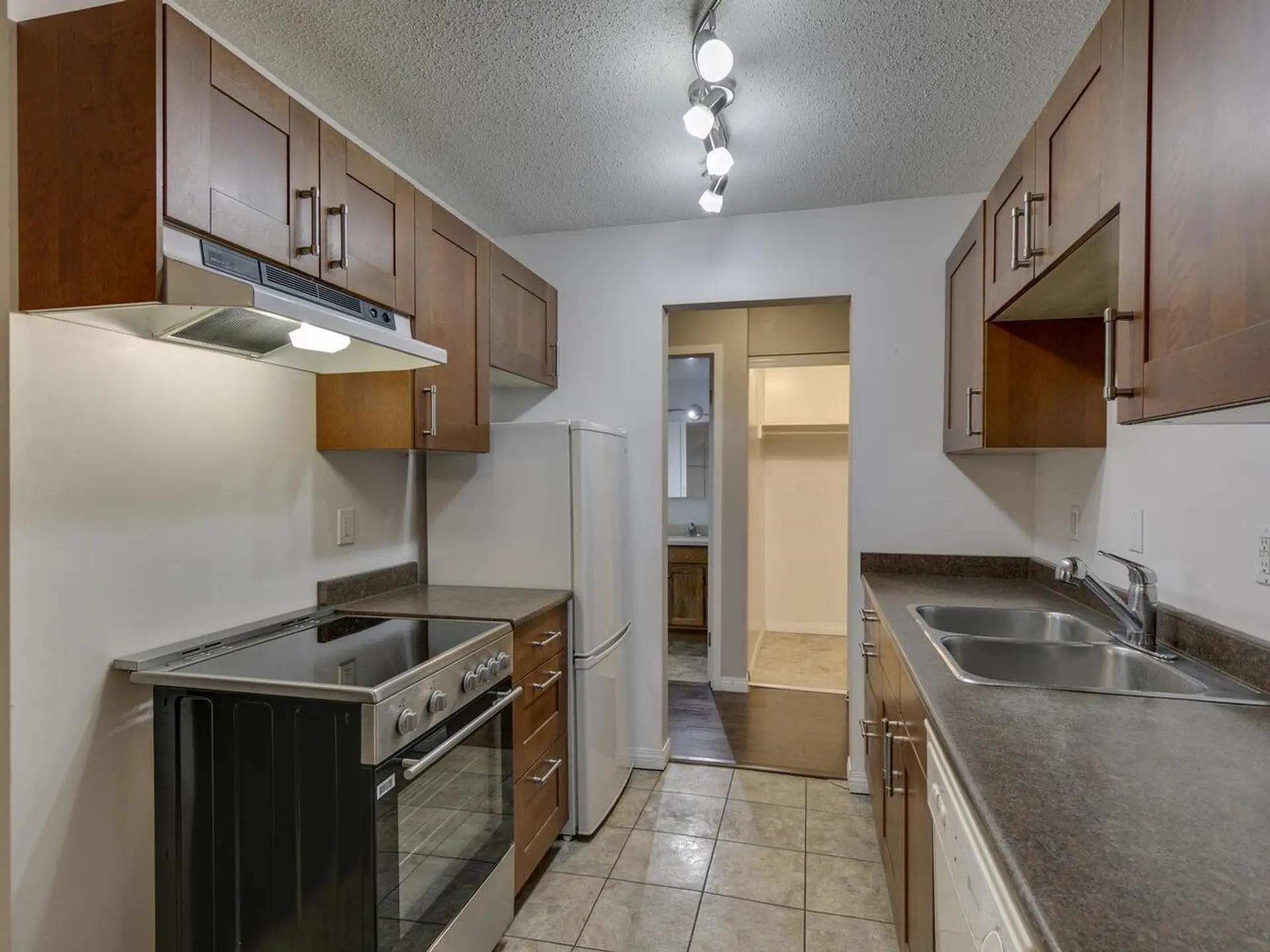 #208 275 W 2nd Street - Image 4