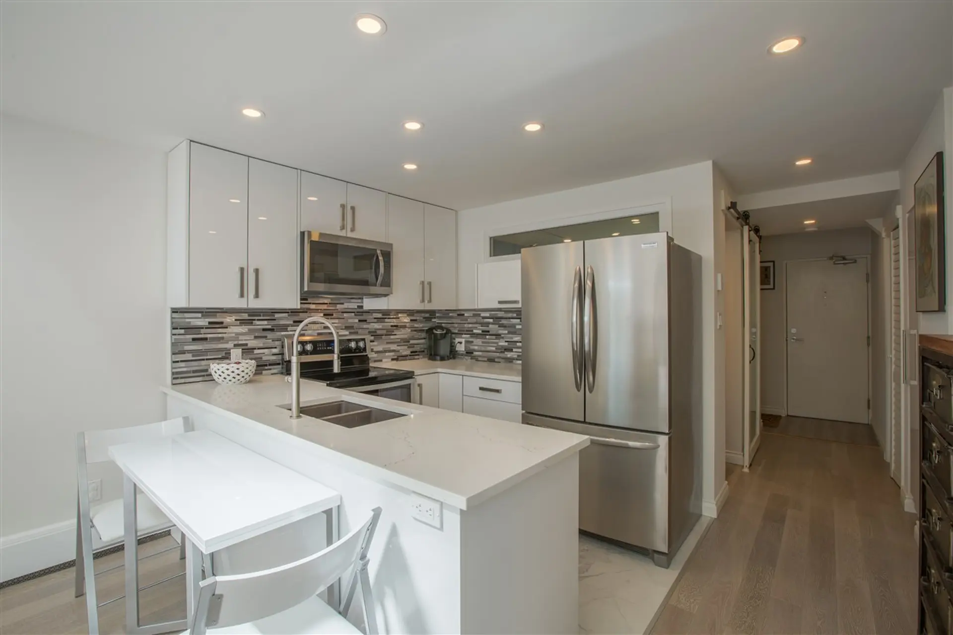 #106 1745 Esquimalt Avenue - Image 2