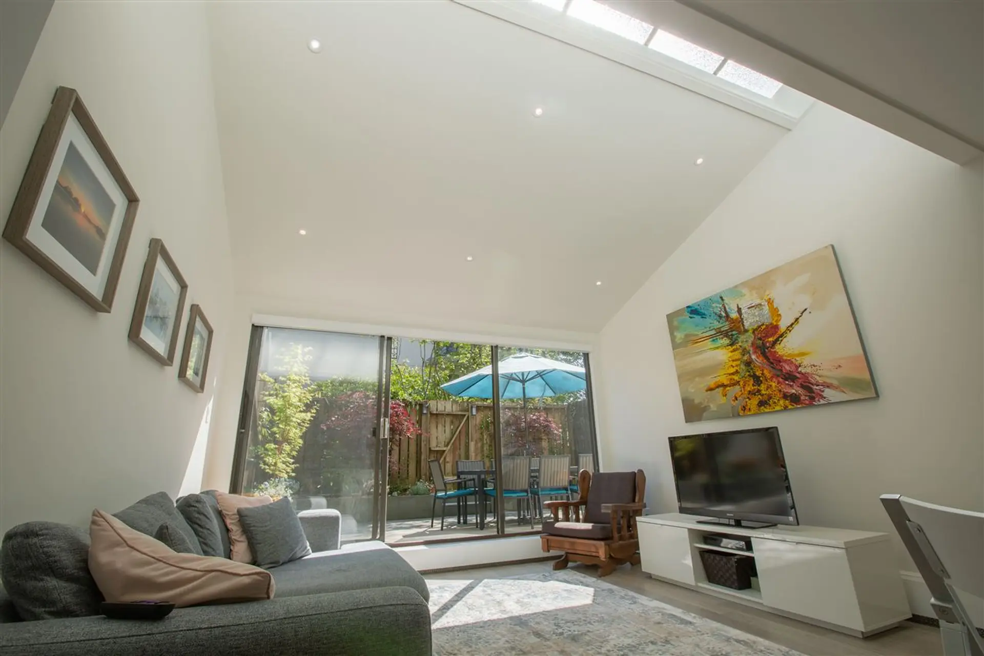 #106 1745 Esquimalt Avenue - Image 3