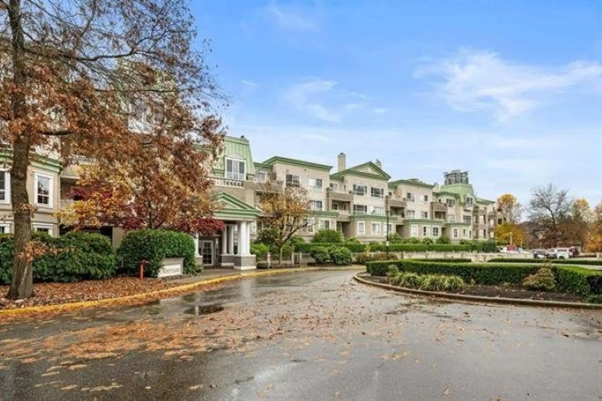 #113 2970 Princess Crescent - Image 2