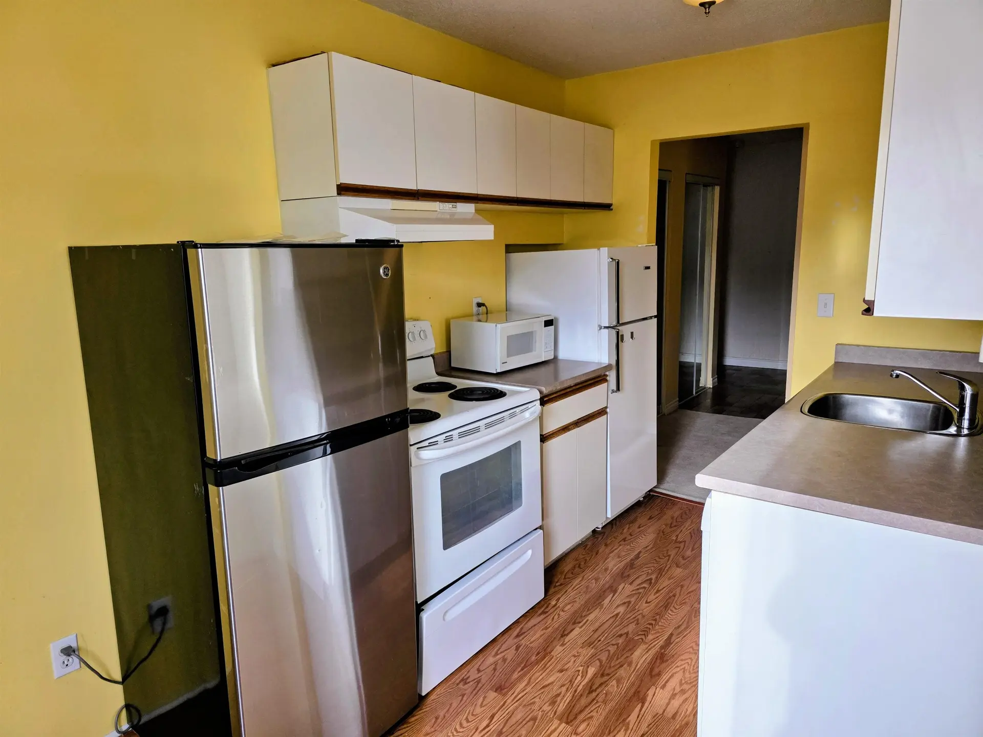 #208 214 E 15th Street - Image 2