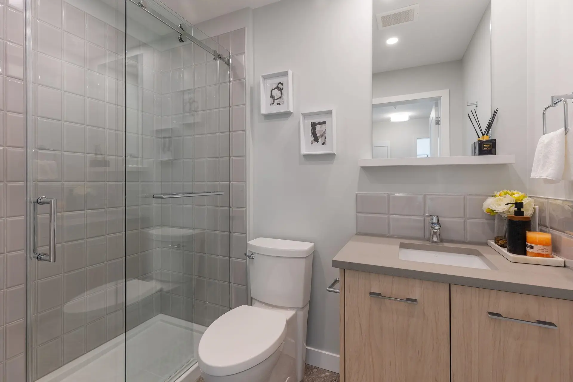 #303 4933 Clarendon Street - Image 8