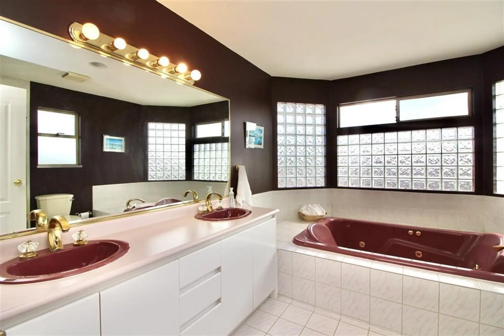 6628 Kitchener Street - Image 11