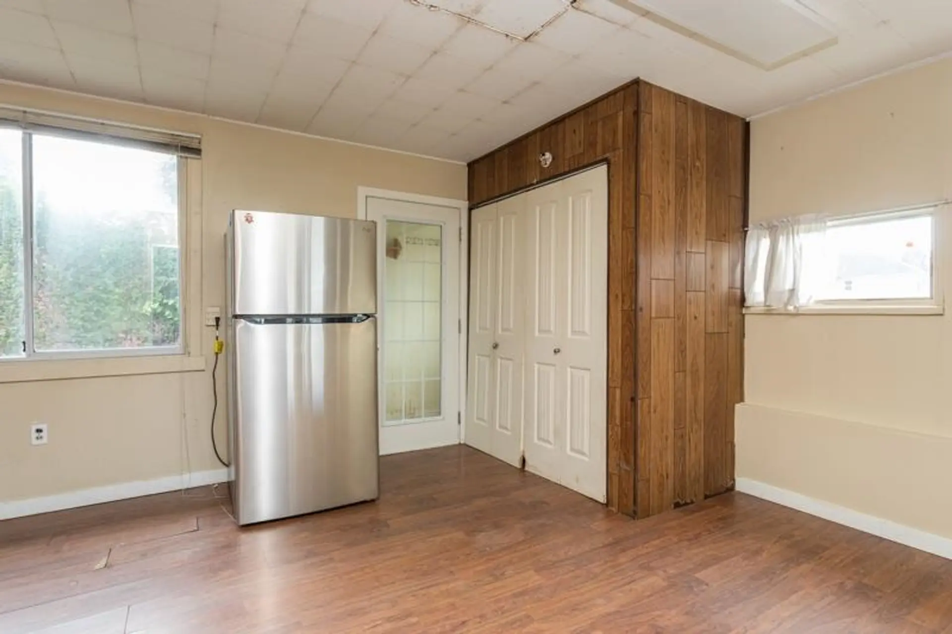 1700 Wellington Crescent - Image 3