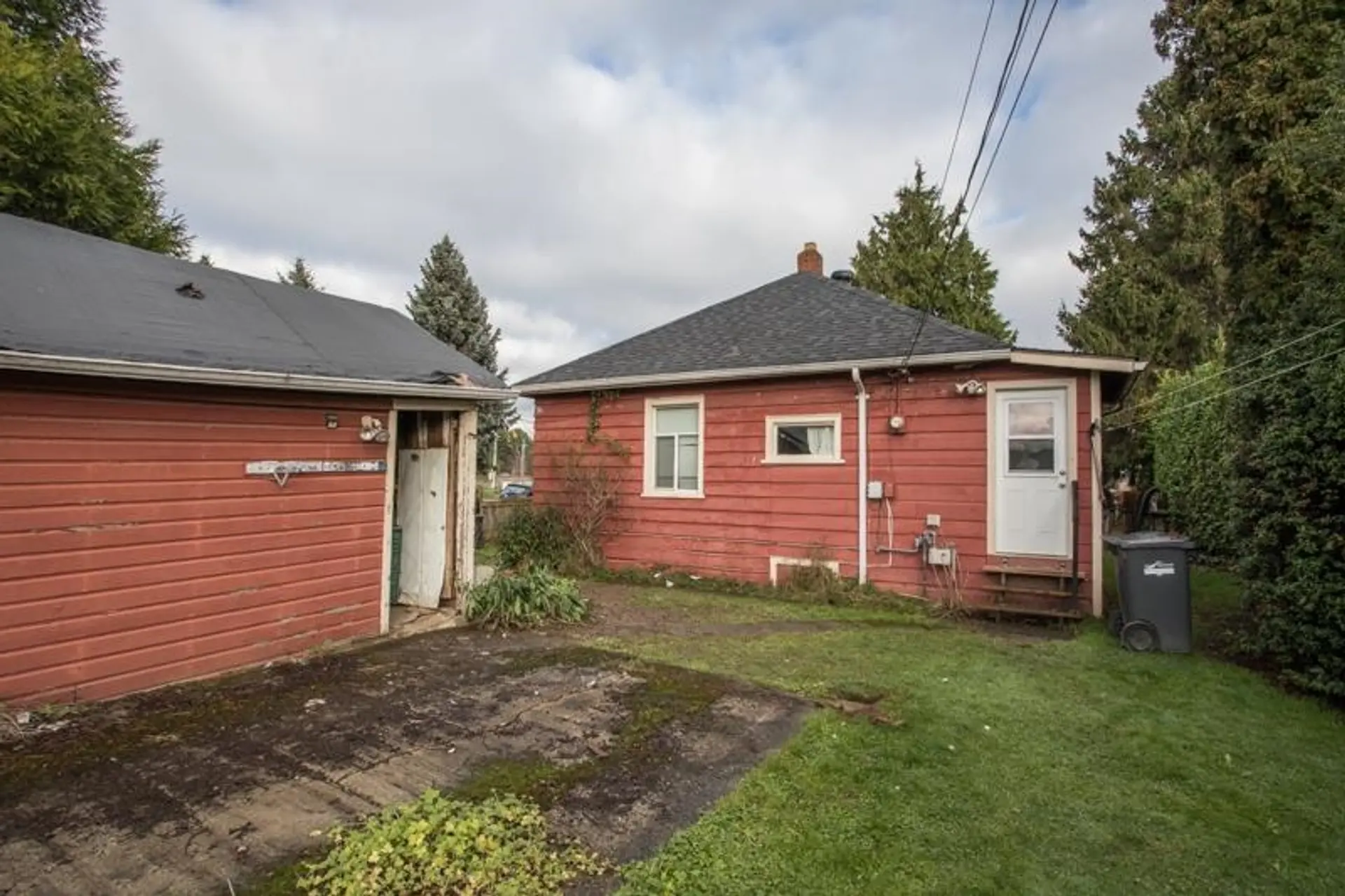 1700 Wellington Crescent - Image 9