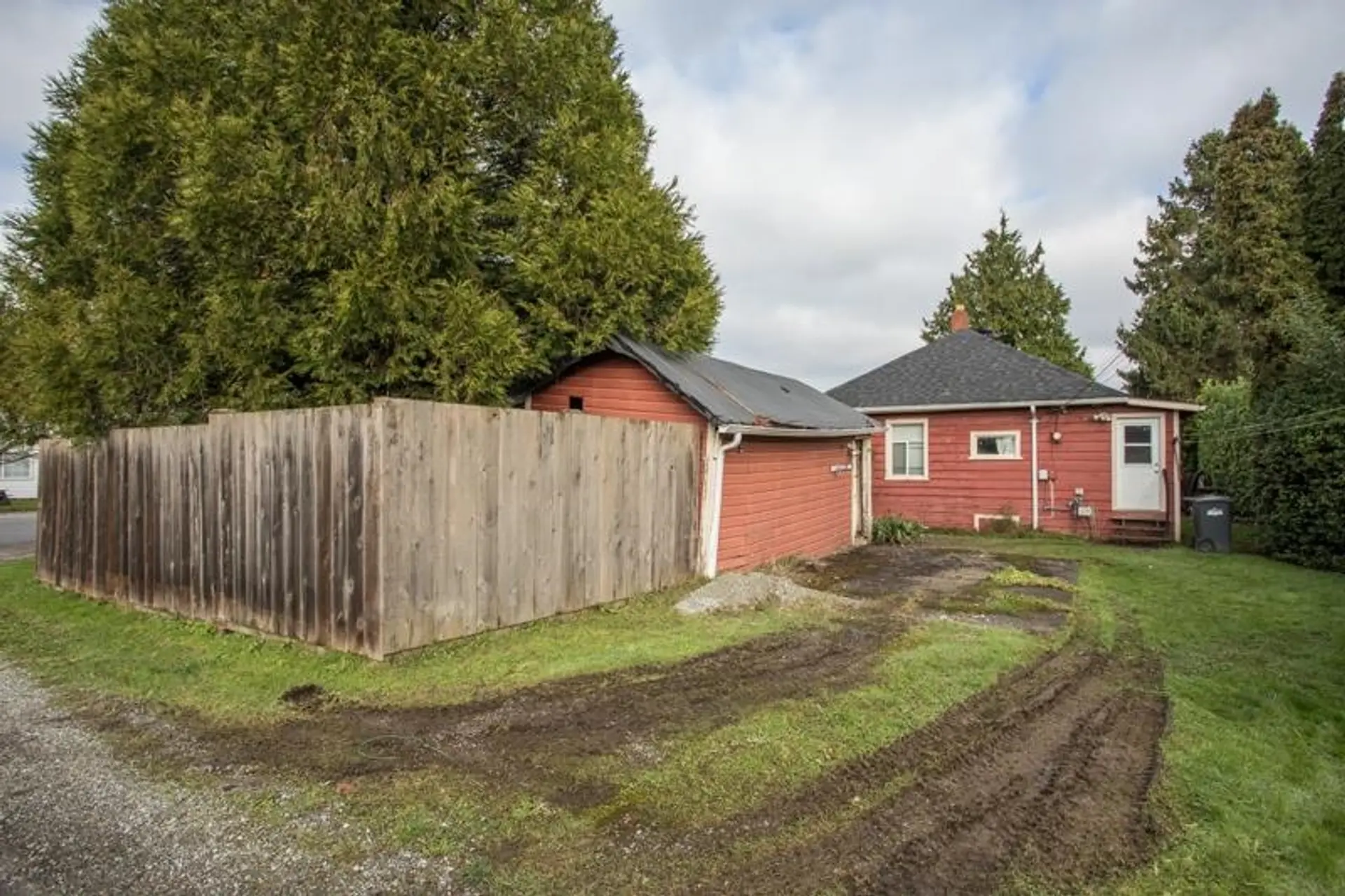1700 Wellington Crescent - Image 10