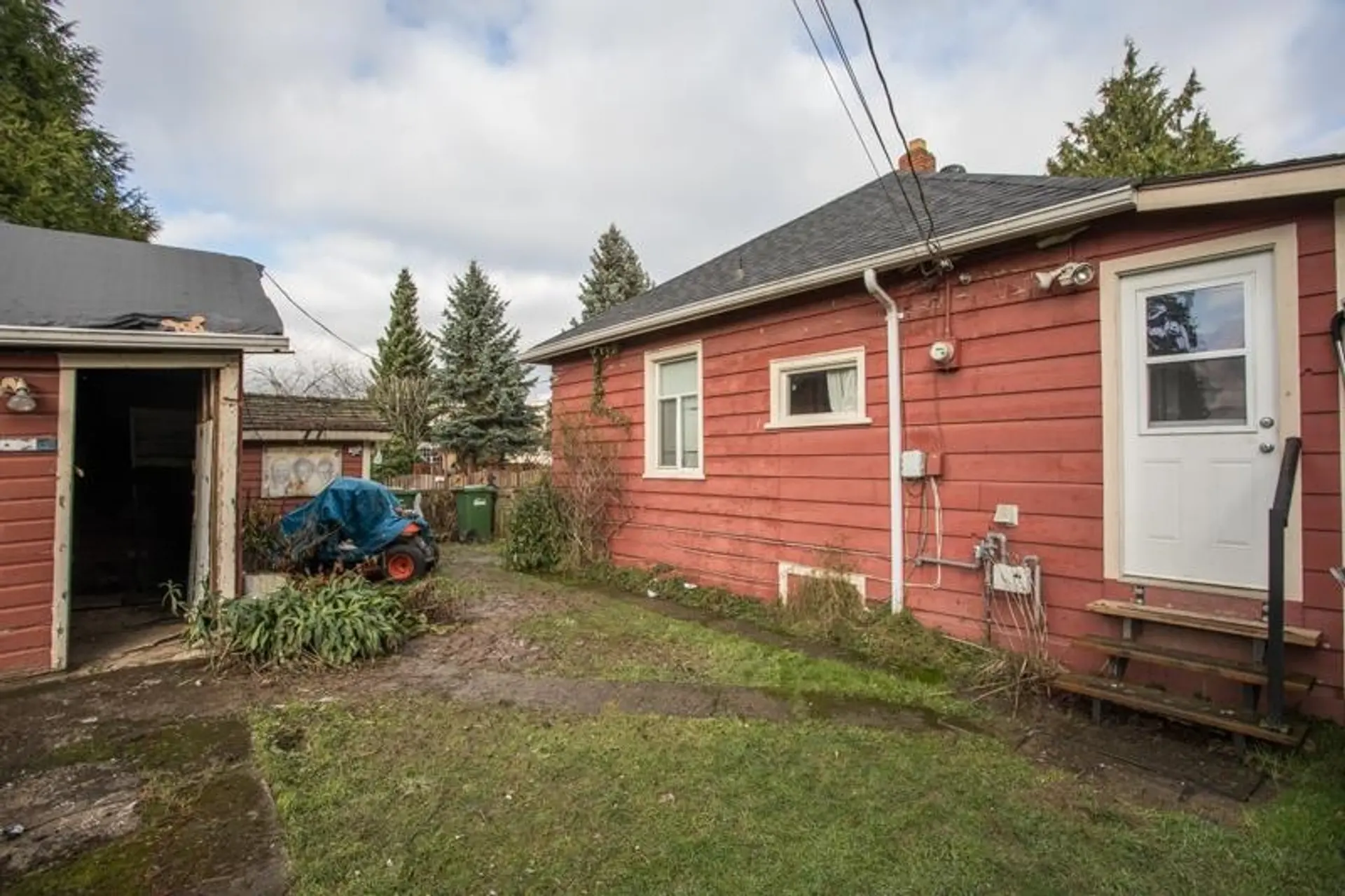 1700 Wellington Crescent - Image 8