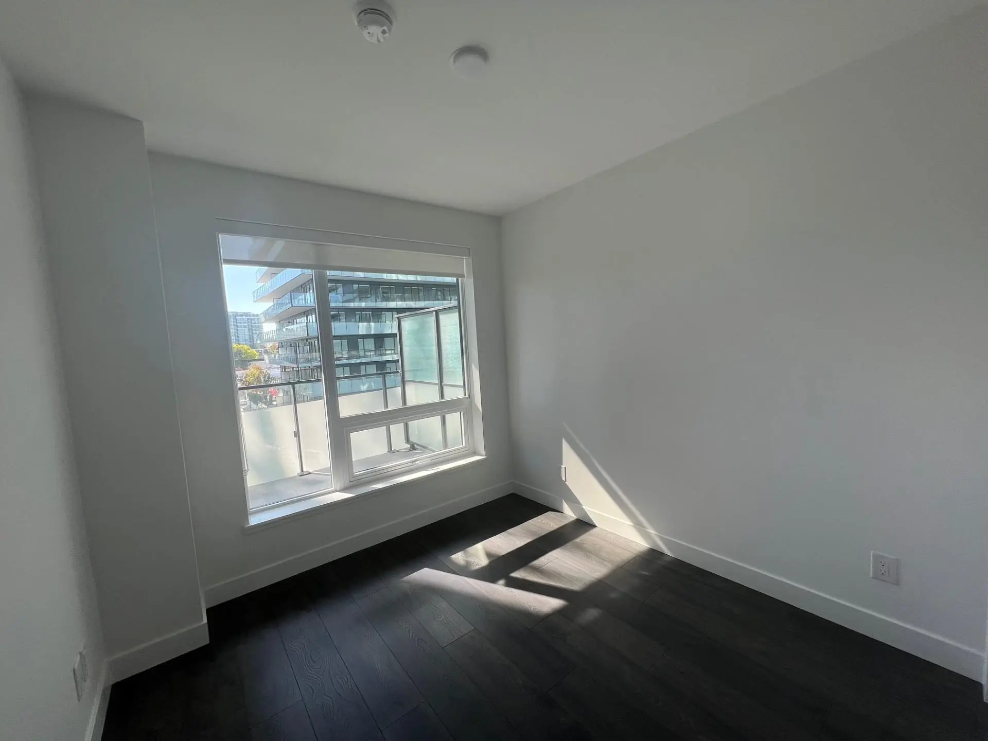 #507 5593 No. 3 Road - Image 8
