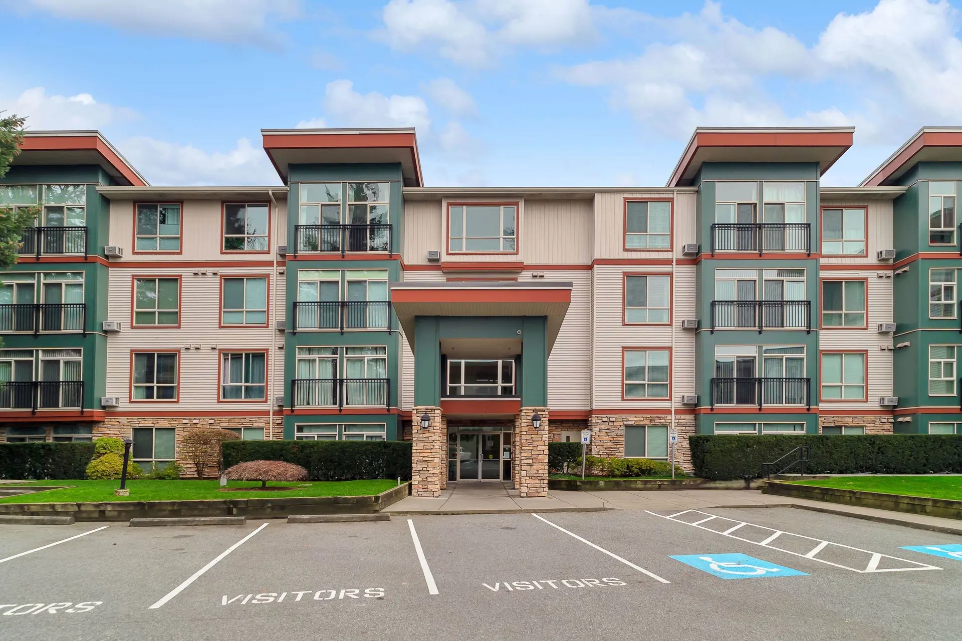 Property at #114 33485 South Fraser Way, Abbotsford, BC