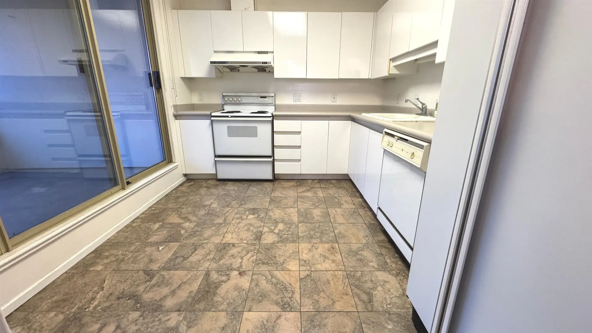 #903 4830 Bennett Street - Image 6