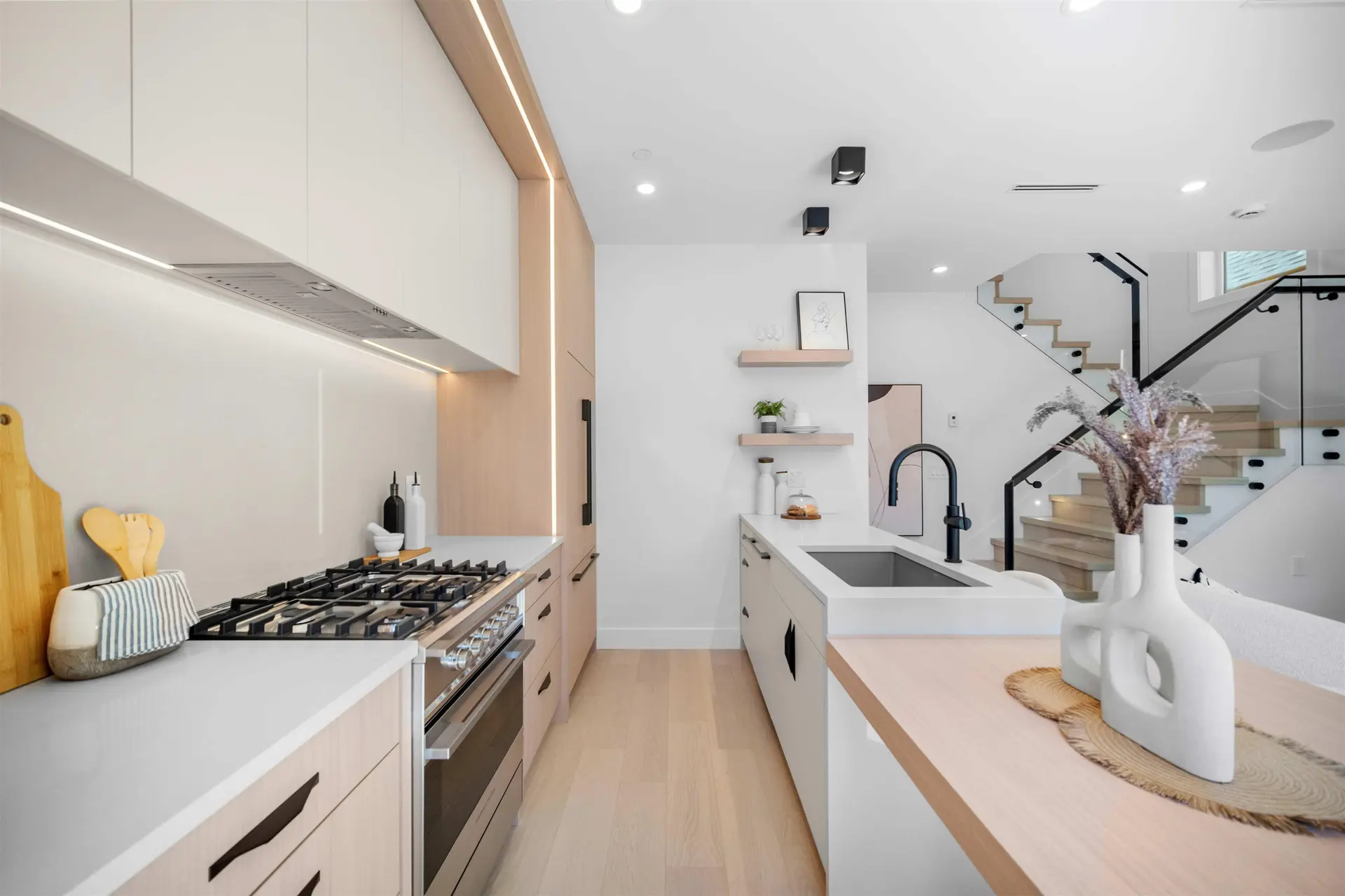 #1 5033 Prince Albert Street - Image 8