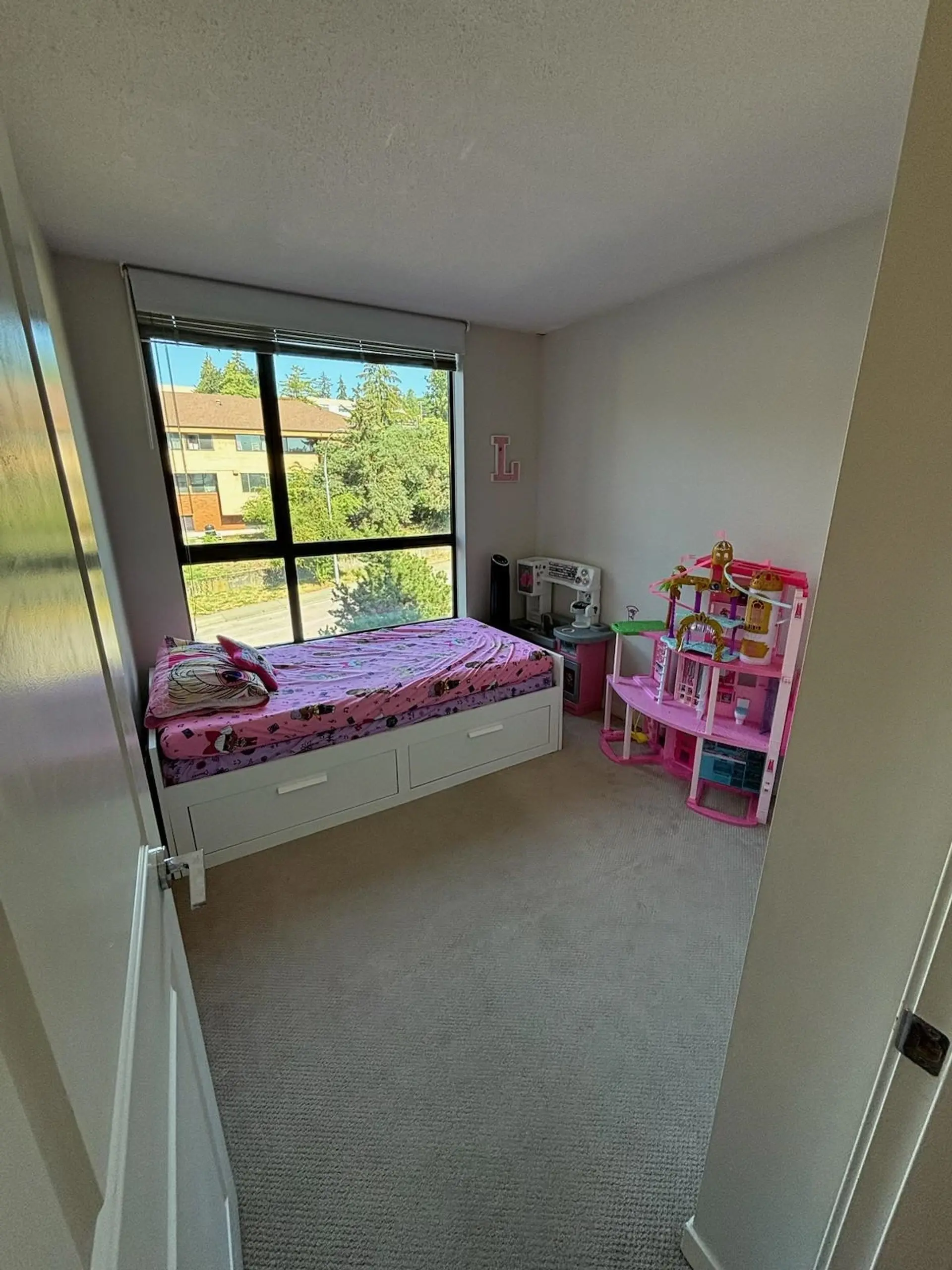 #307 814 Royal Avenue - Image 5