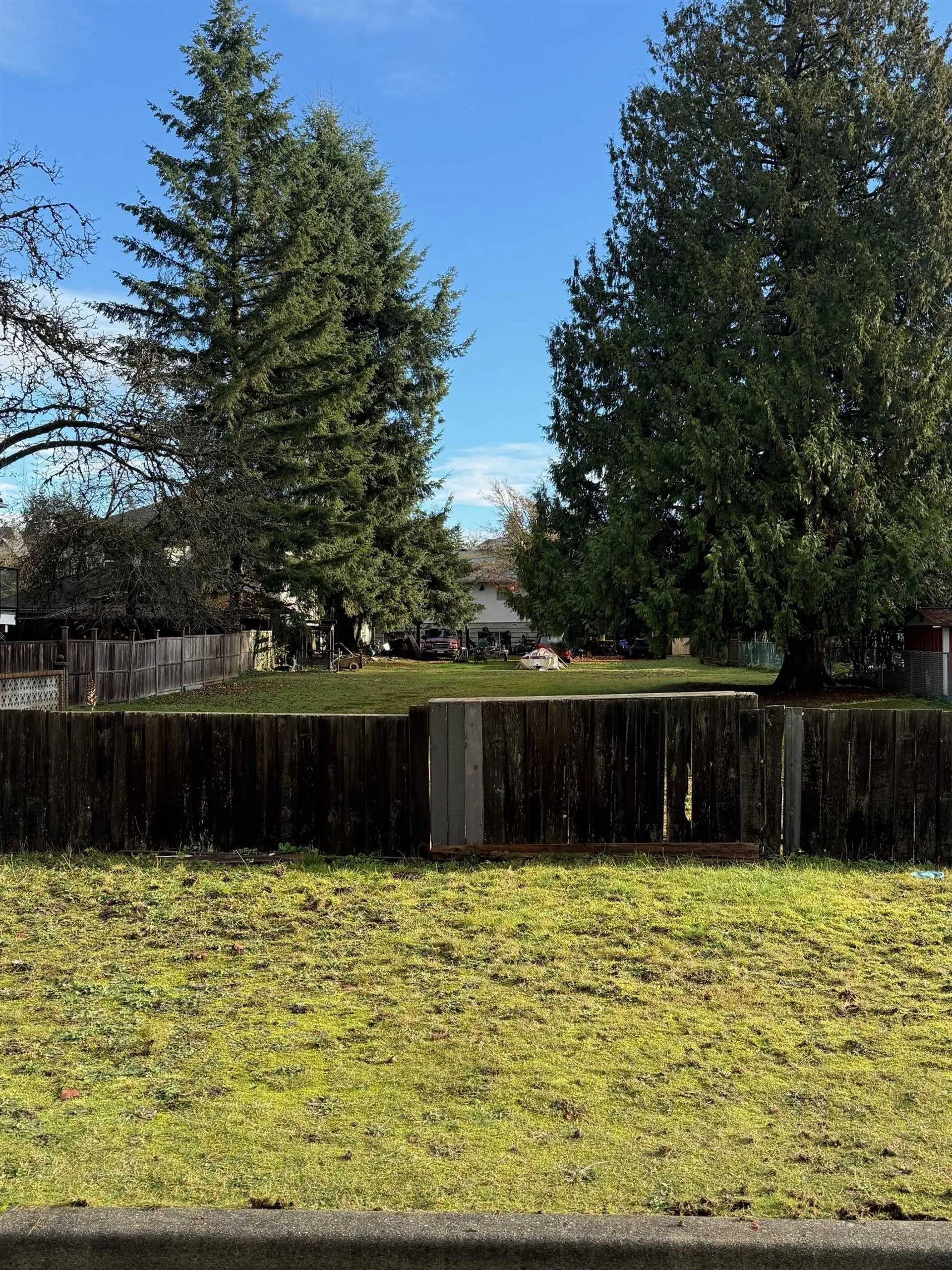 892 Macintosh Street - Image 2