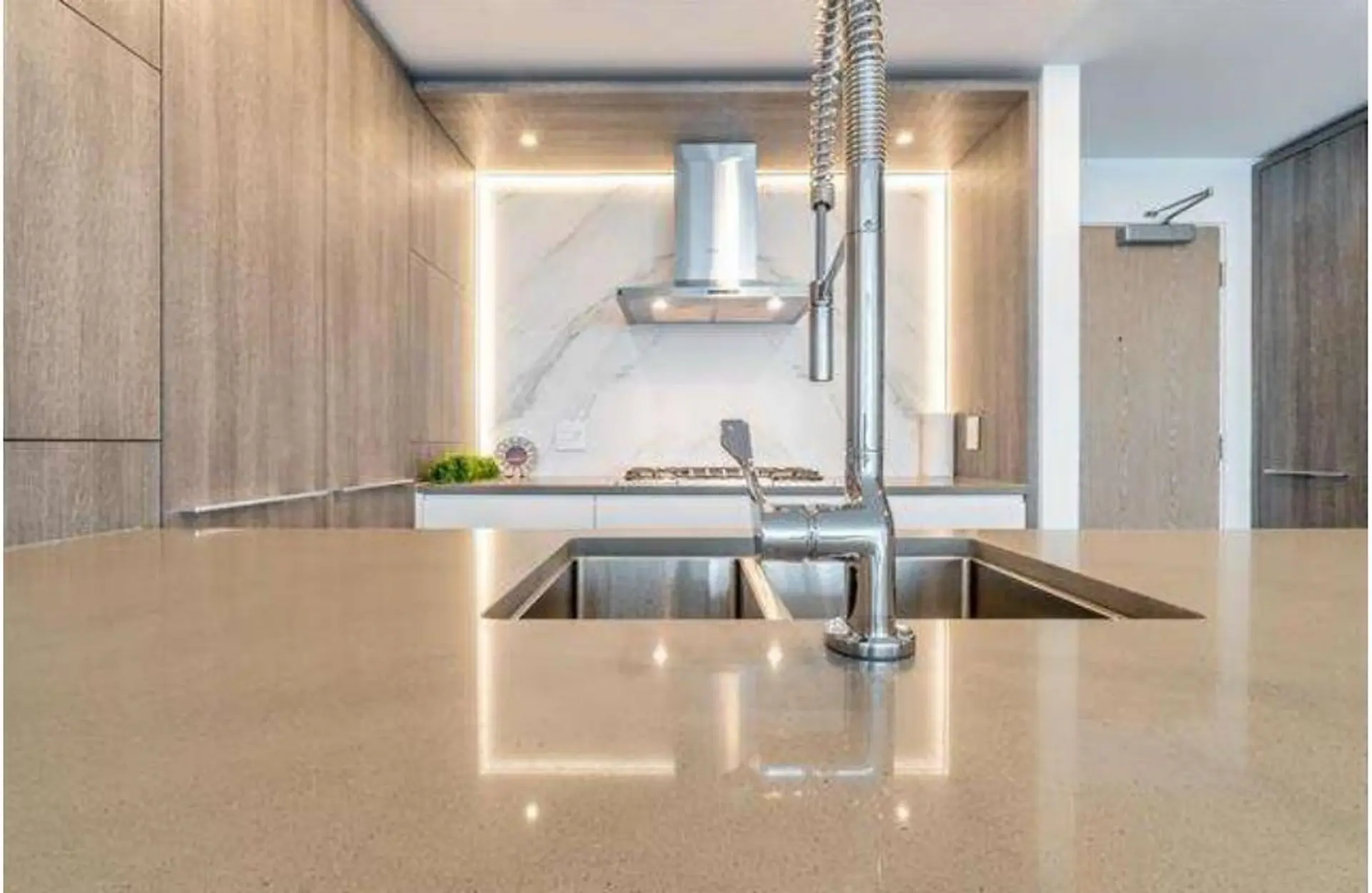 Property at #809 1441 JOHNSTON ROAD, White Rock, BC