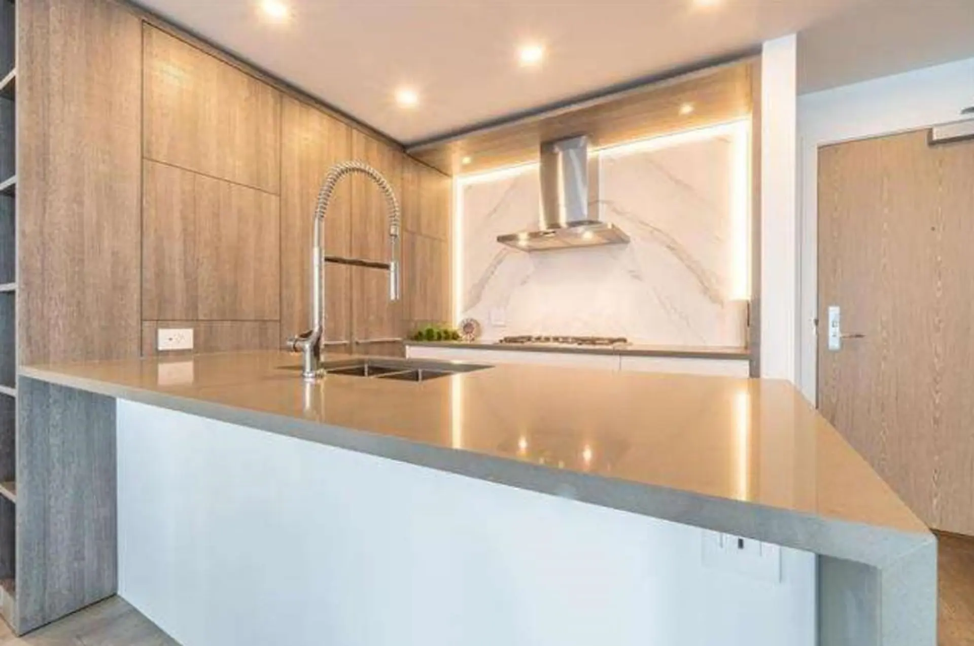 Property at #809 1441 JOHNSTON ROAD, White Rock, BC