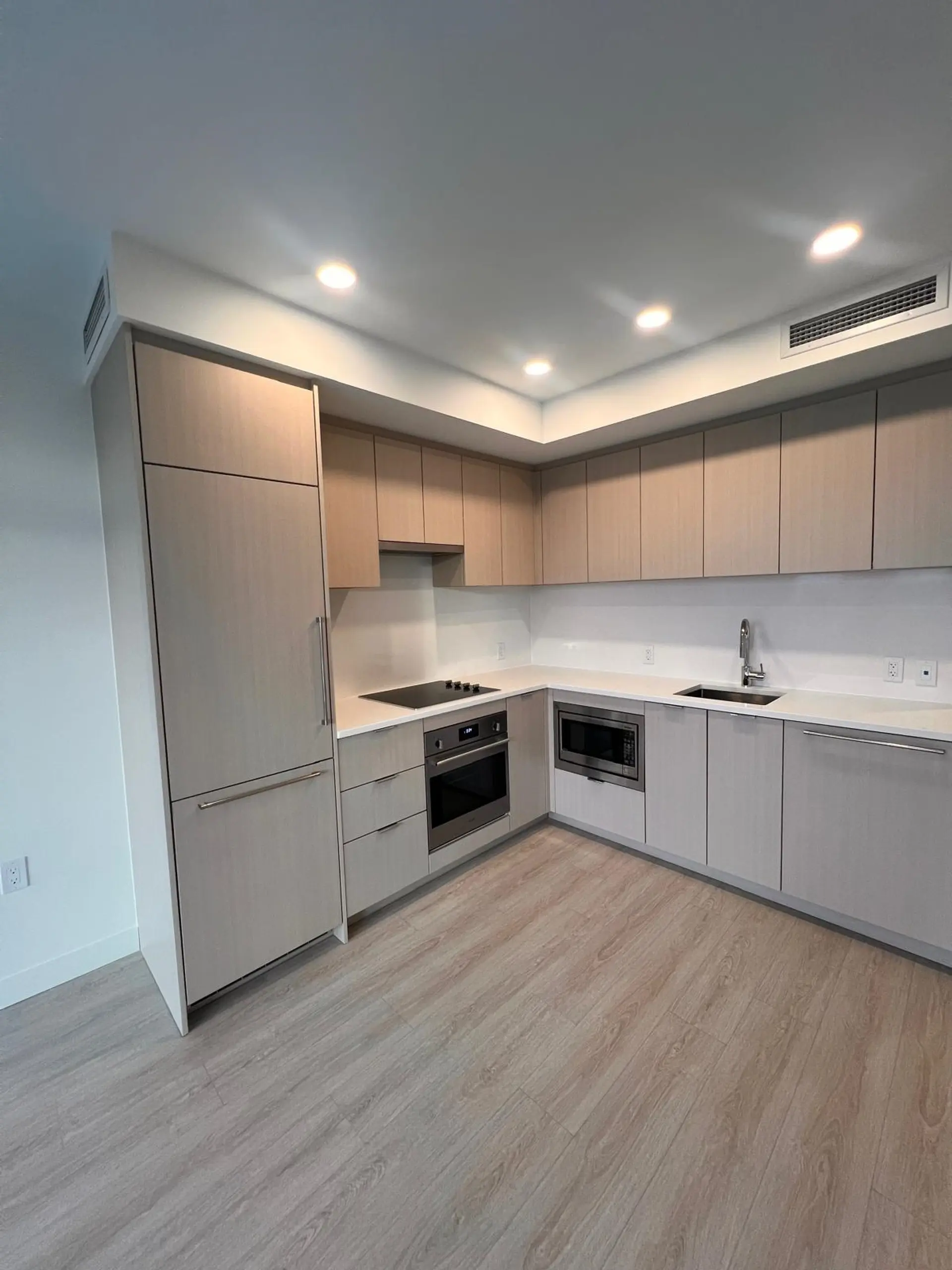 Property at #606 13675 107A AVENUE, Surrey, BC