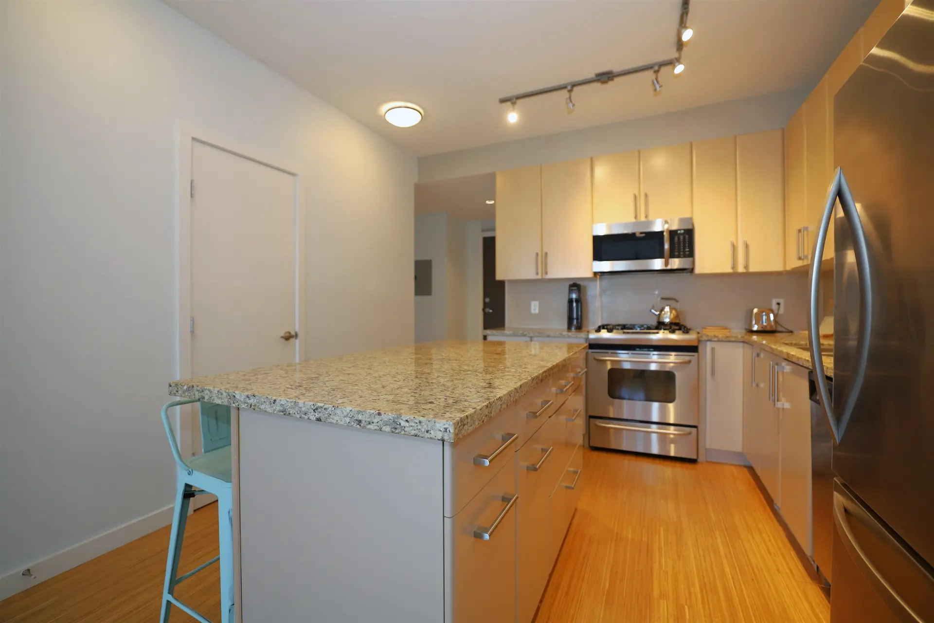 #226 5160 Davis Bay Road - Image 9