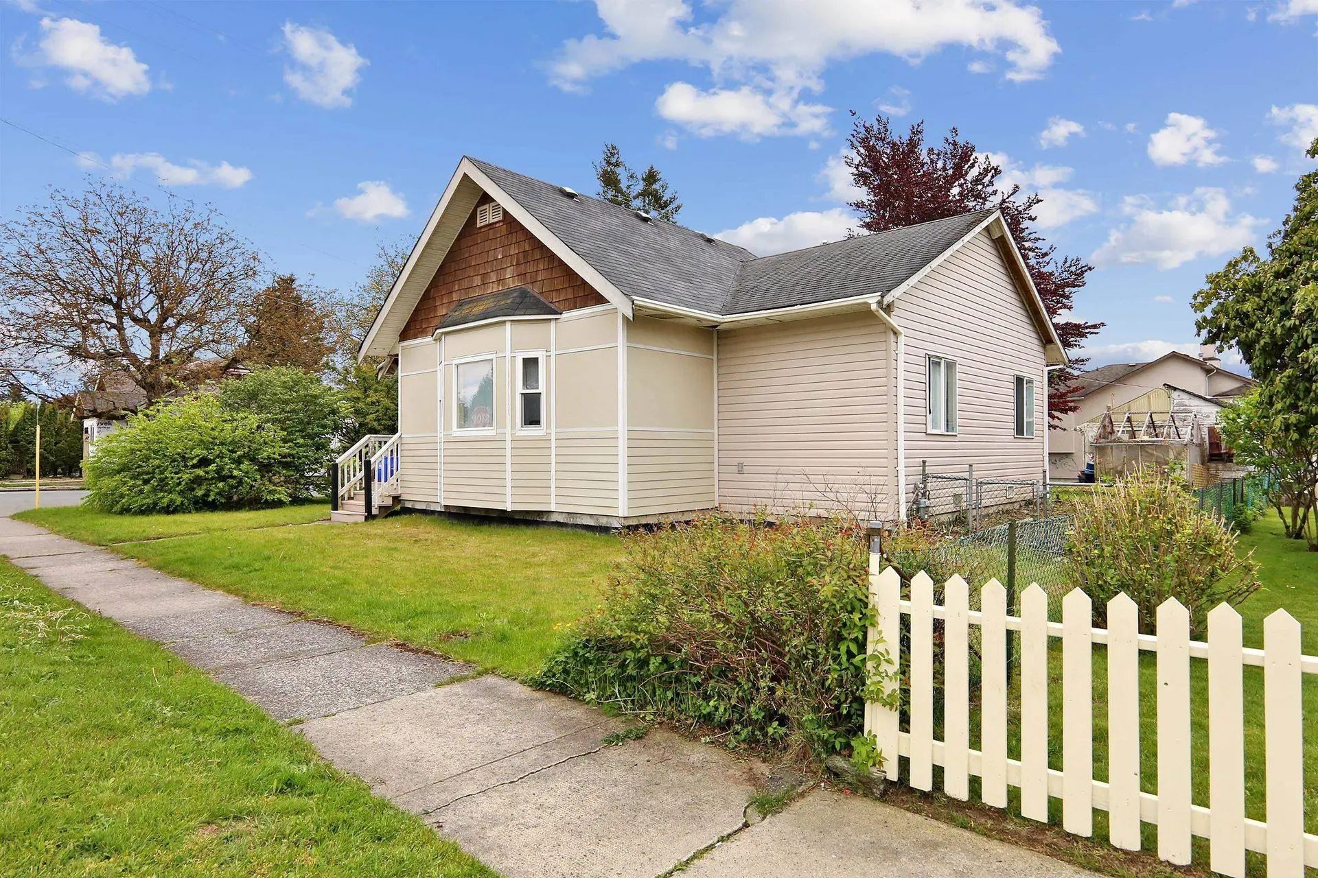 45858 Reece Avenue - Image 2