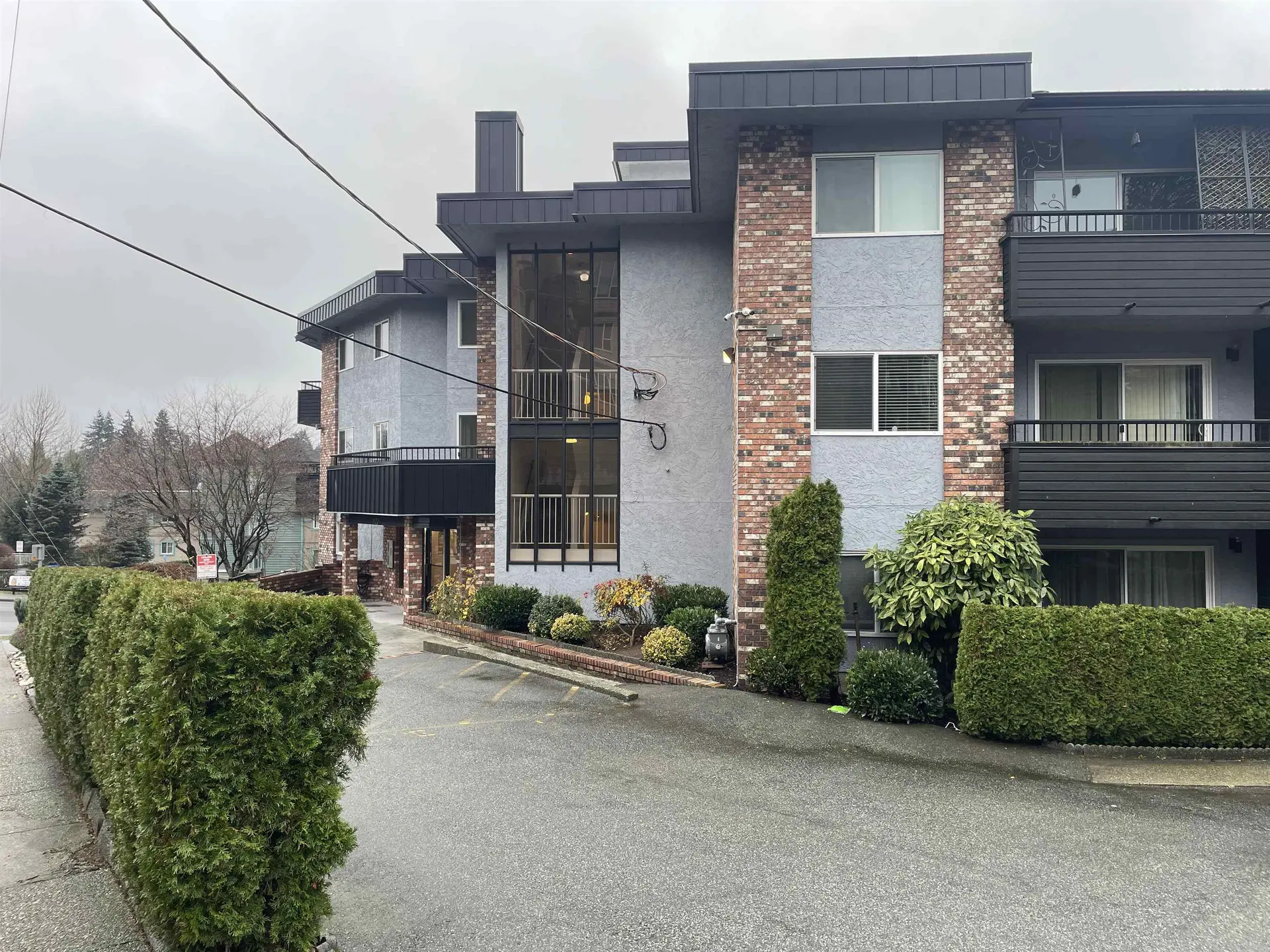 #215 2551 Willow Lane - Image 1