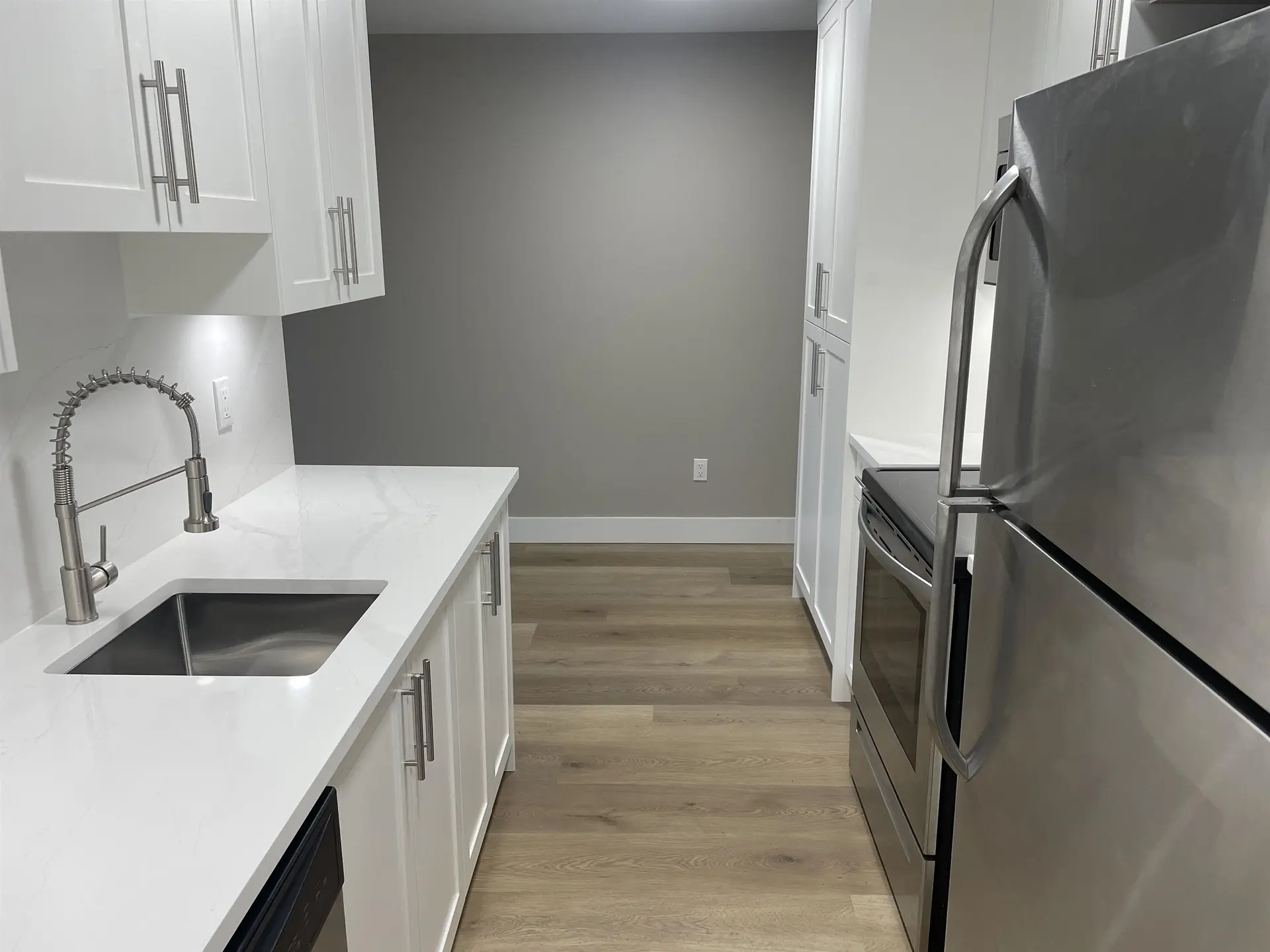 #215 2551 Willow Lane - Image 9