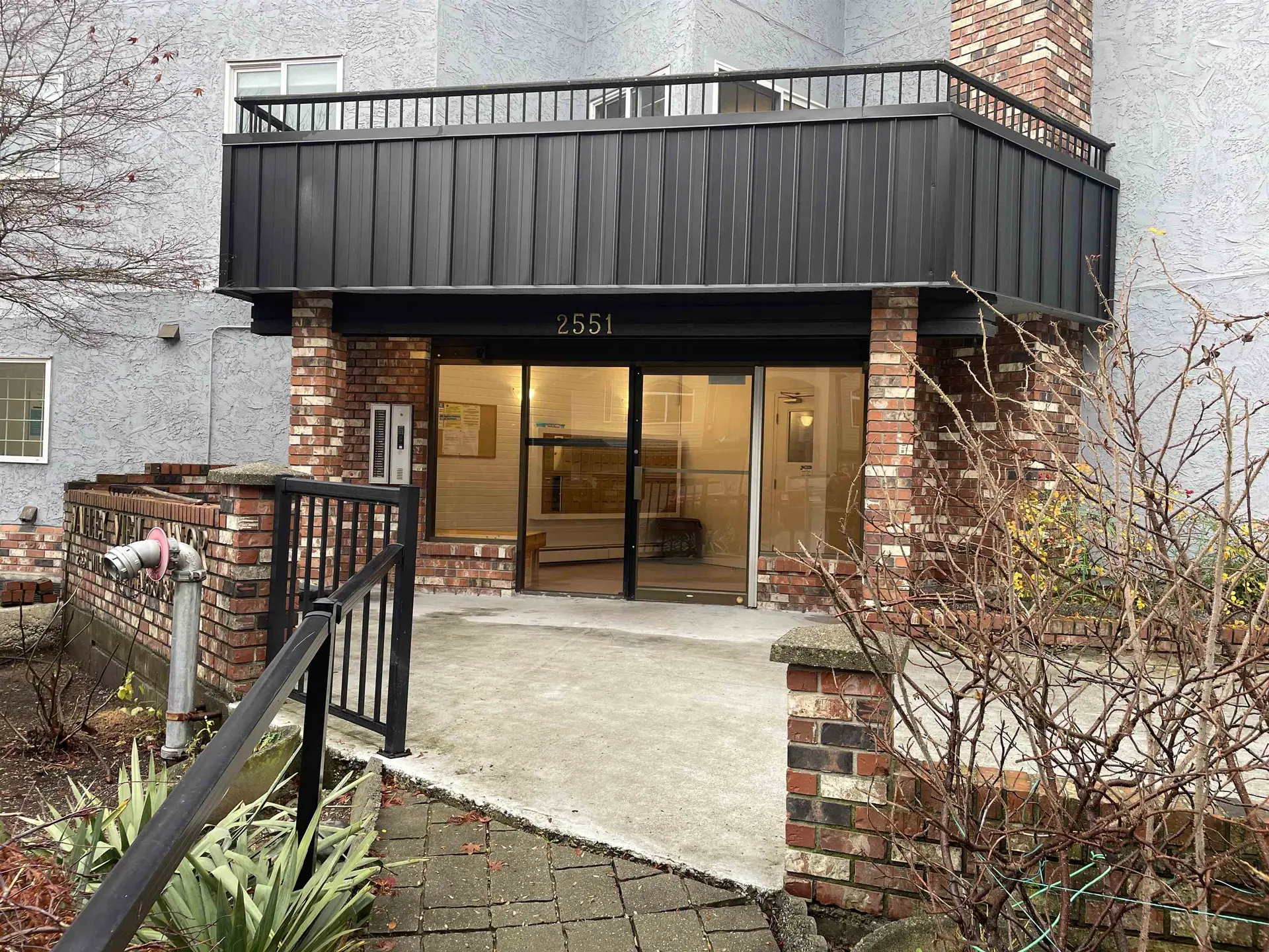 #215 2551 Willow Lane - Image 15